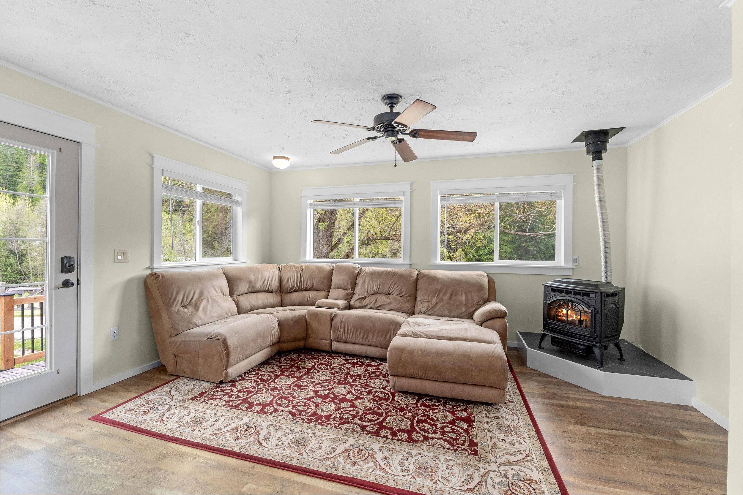 2551 Flowery Trail Rd, Chewelah, WA 99109