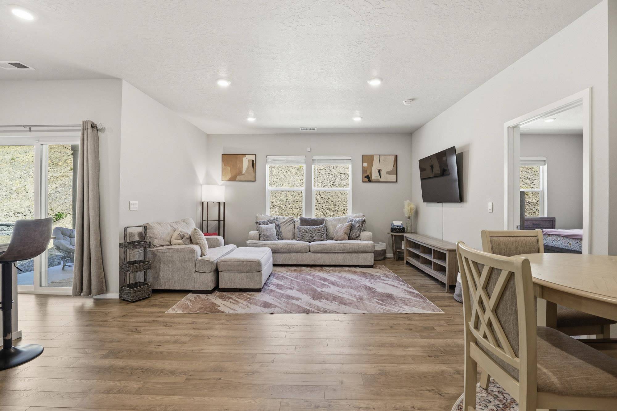 8009 S Avery Rd, Cheney, WA 99004