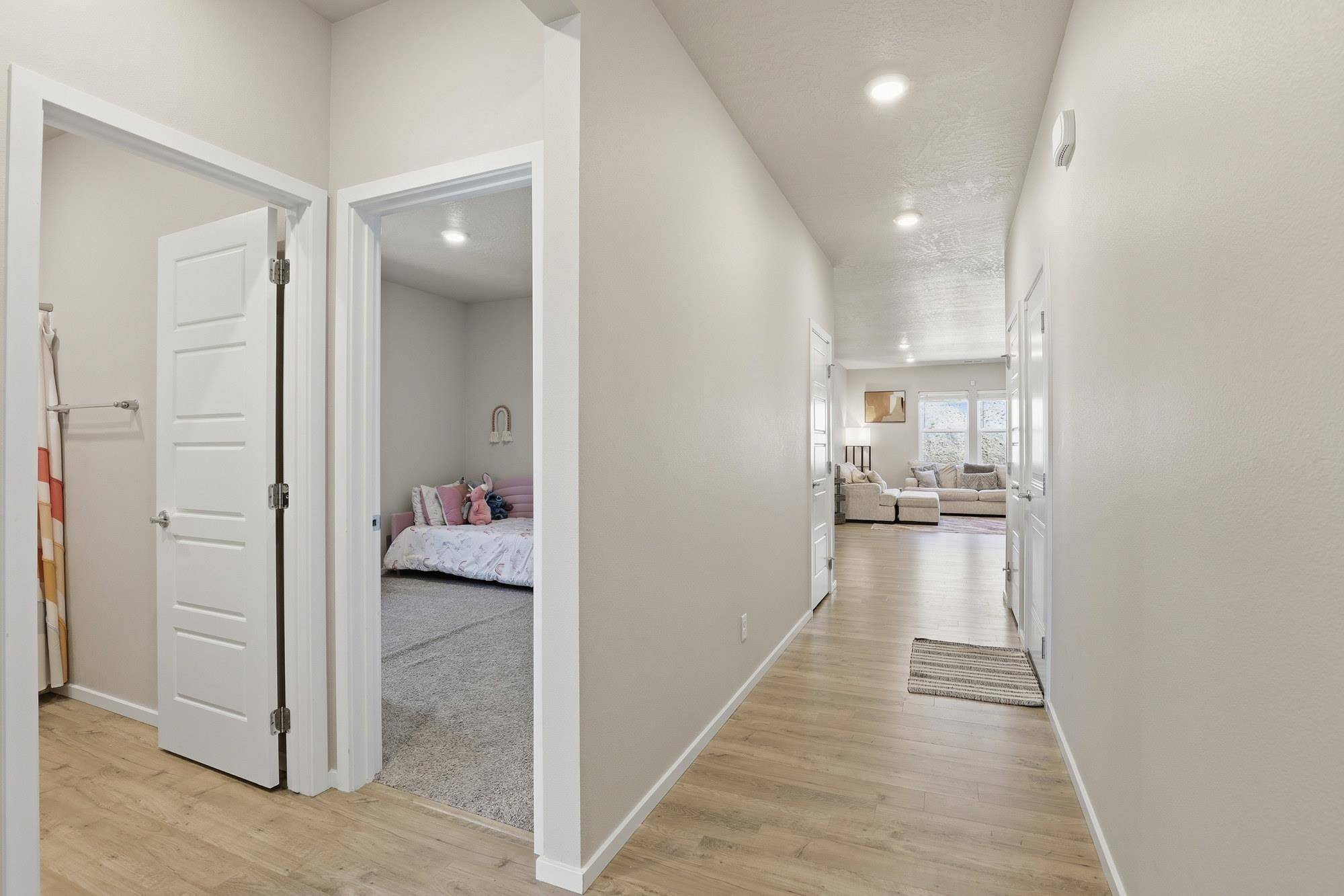 8009 S Avery Rd, Cheney, WA 99004