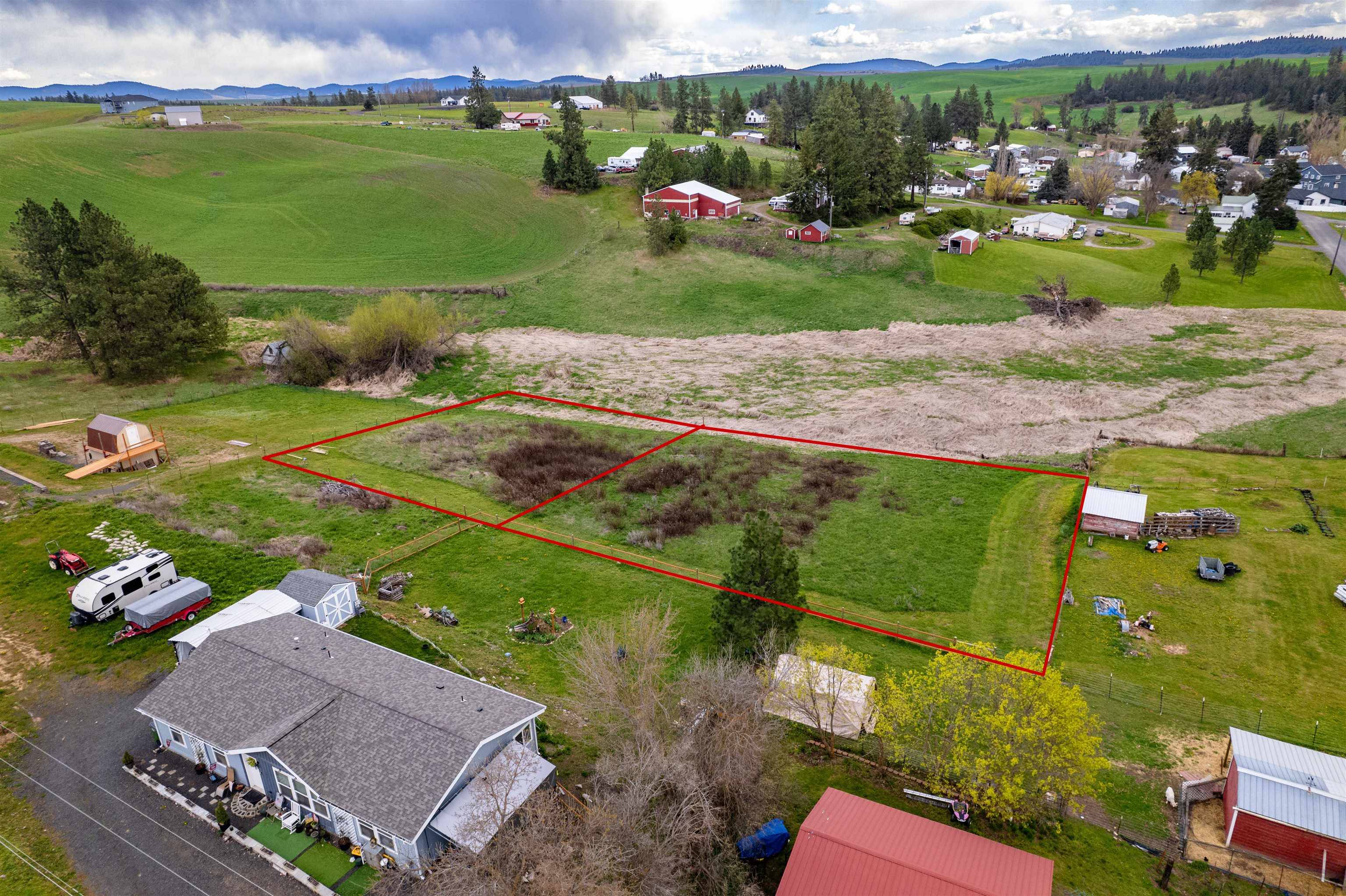 307 & 339 E Seminary Ave, Rockford, WA 99030