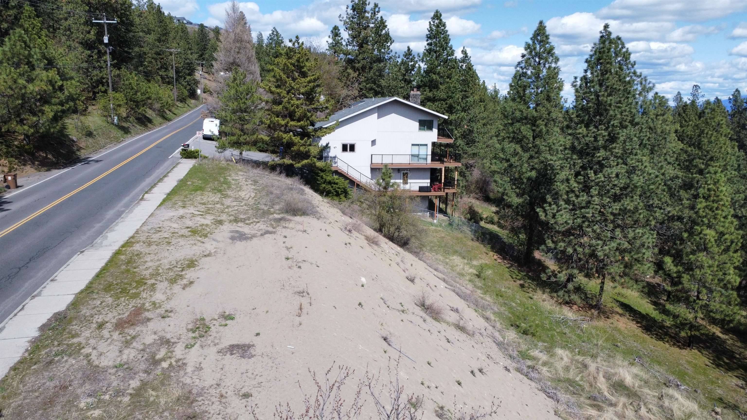 7612 N CEDAR Rd, Spokane, WA 99208
