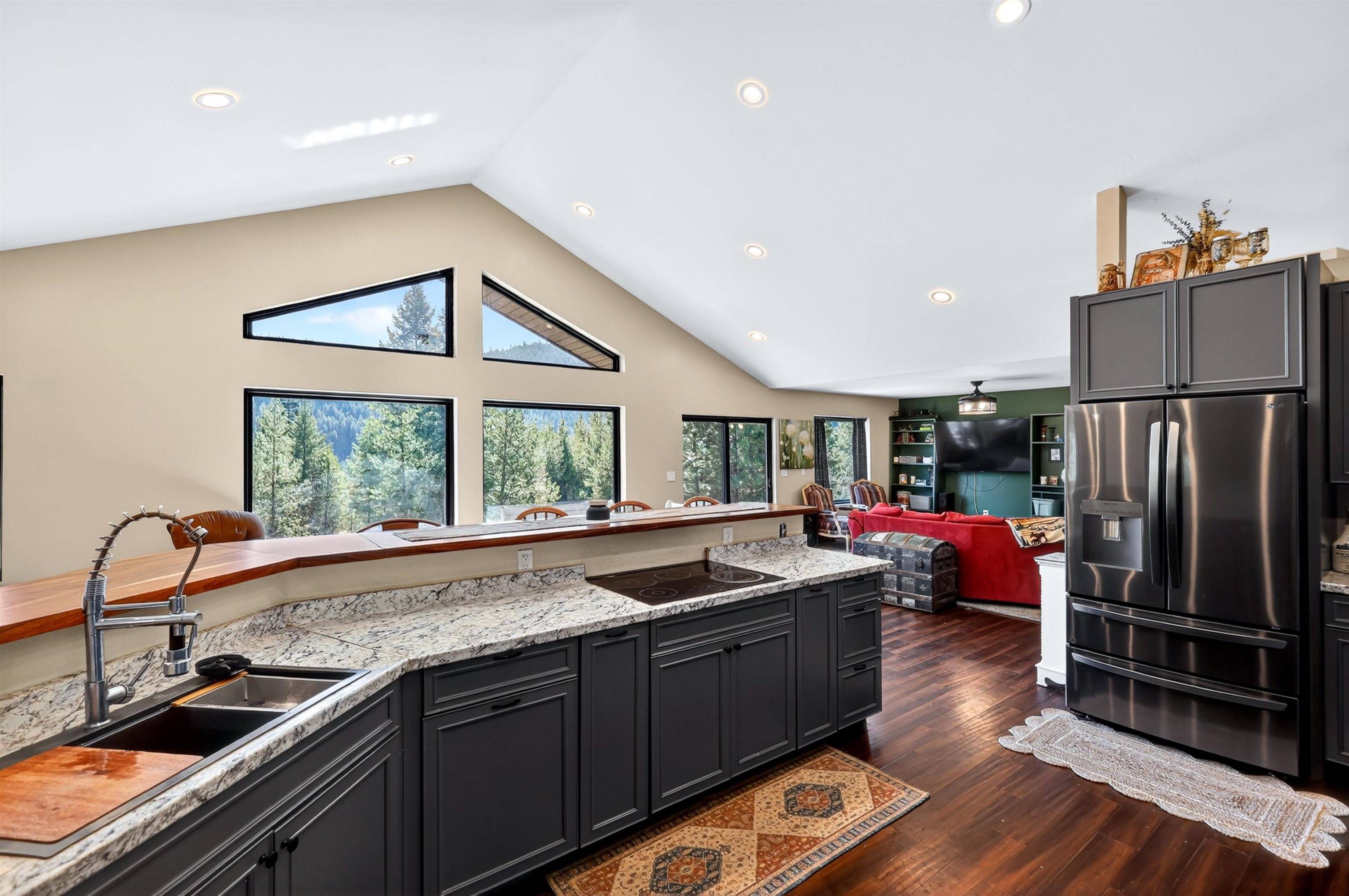 169 Royal Ln, Newport, WA 99156