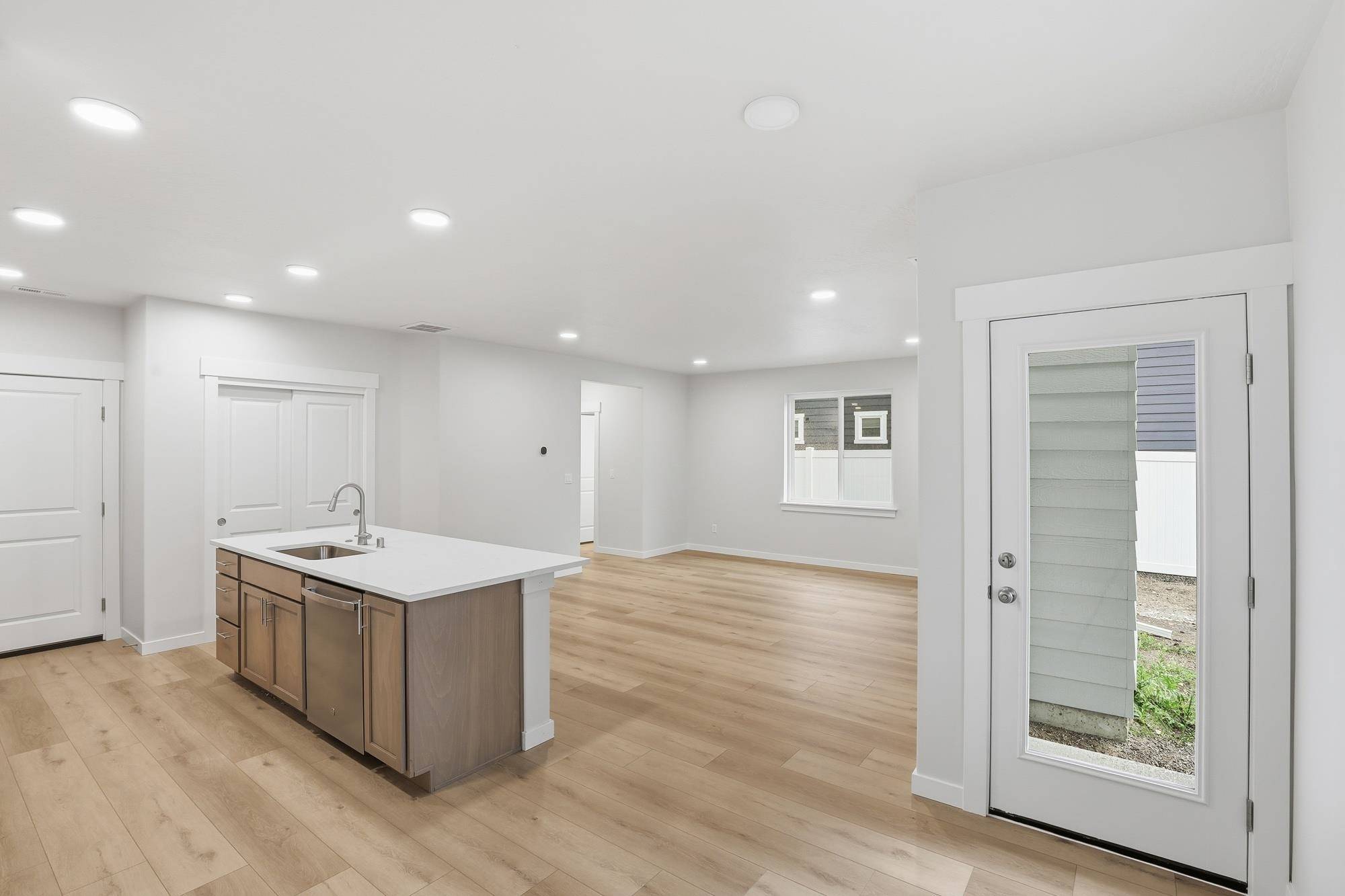 417 N Viewmont Ct #Middleton, Greenacres, WA 99016