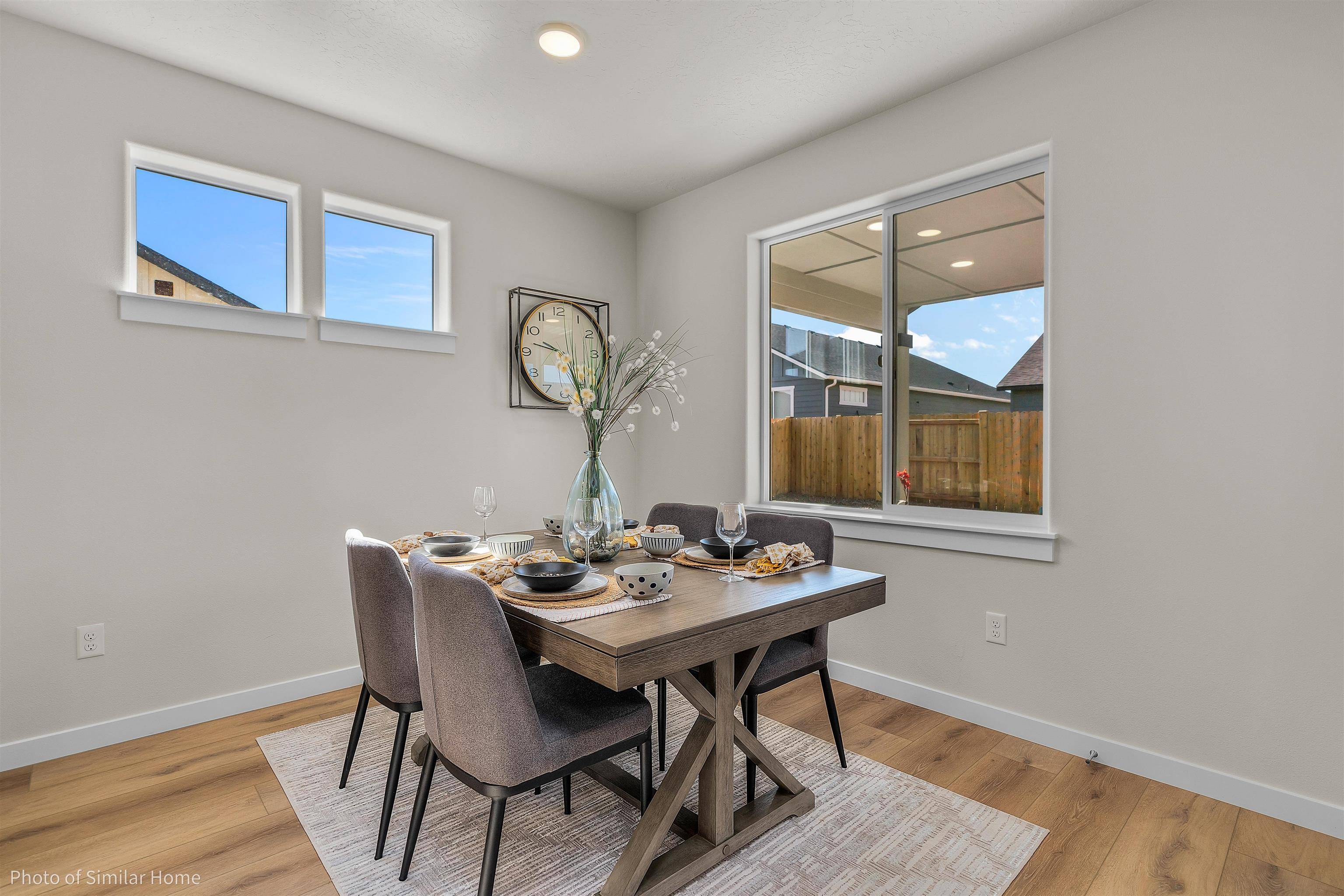 302 N Viewmont Ct #Middleton, Greenacres, WA 99016