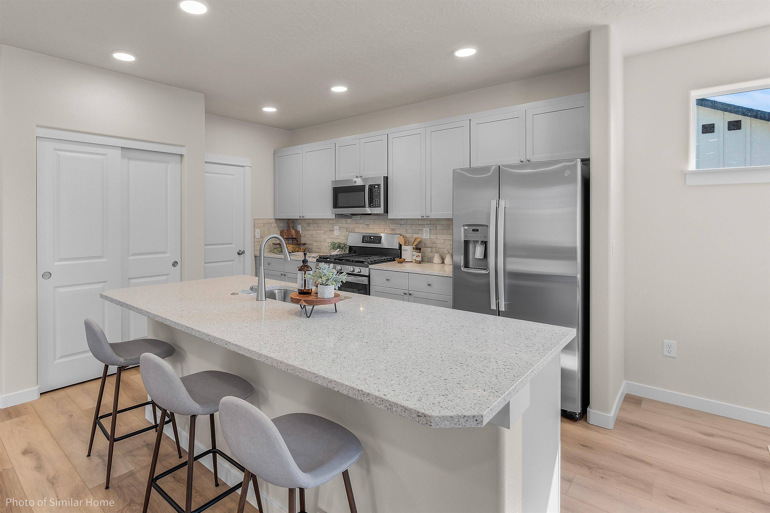 302 N Viewmont Ct #Middleton, Greenacres, WA 99016