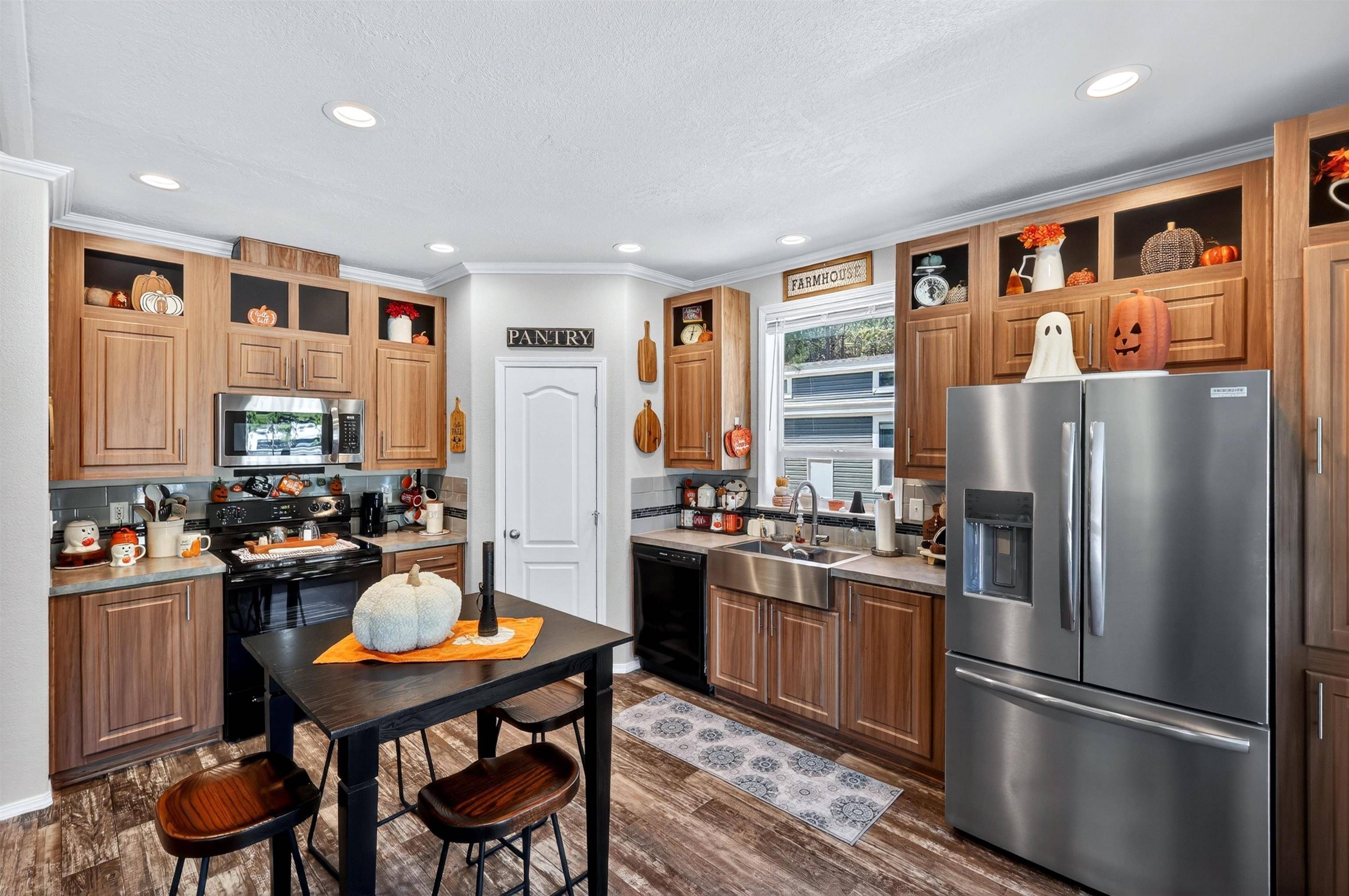911 Driskill Rd, Newport, WA 99156
