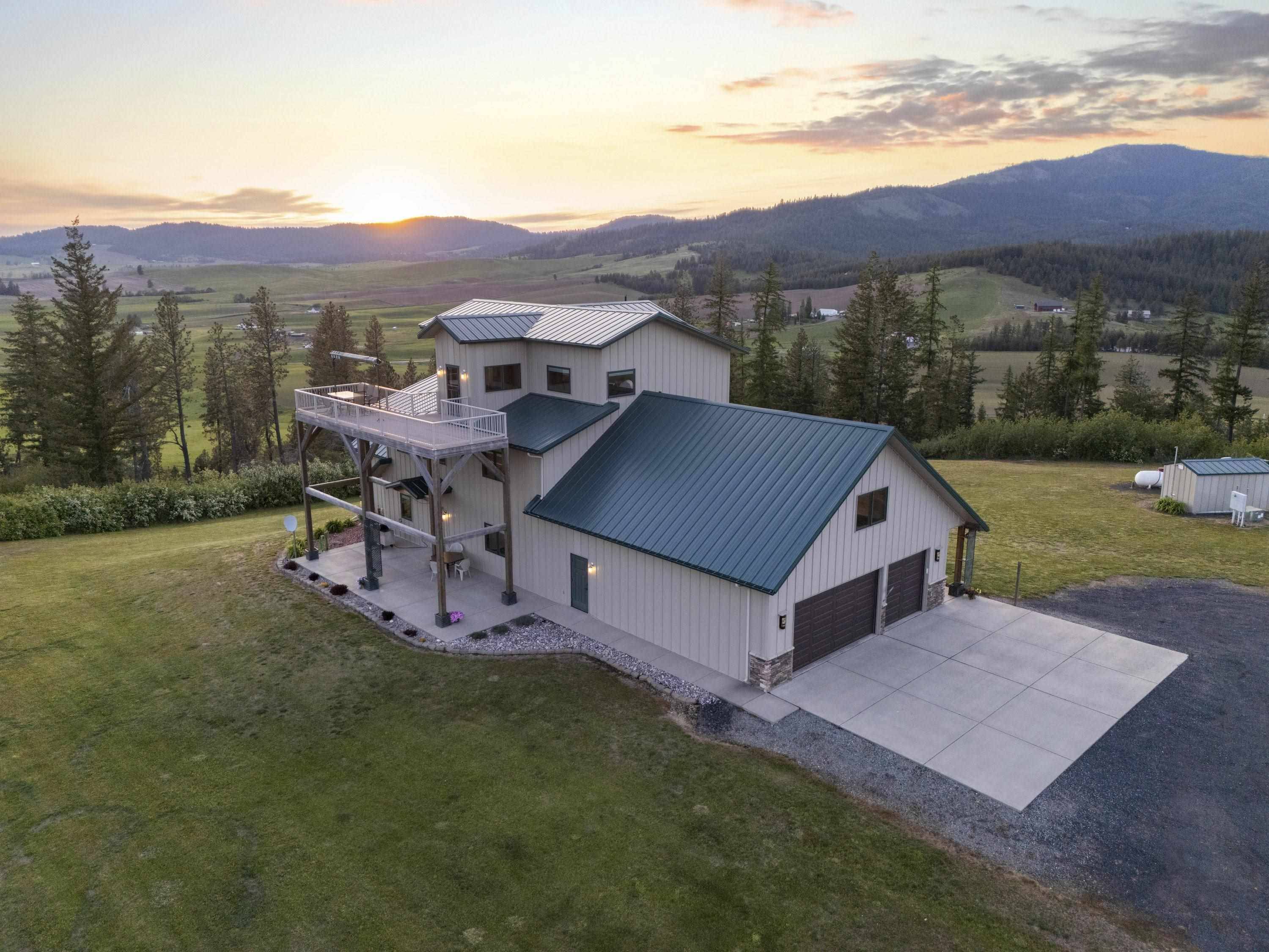 26004 E Horton Rd, Rockford, WA 99030