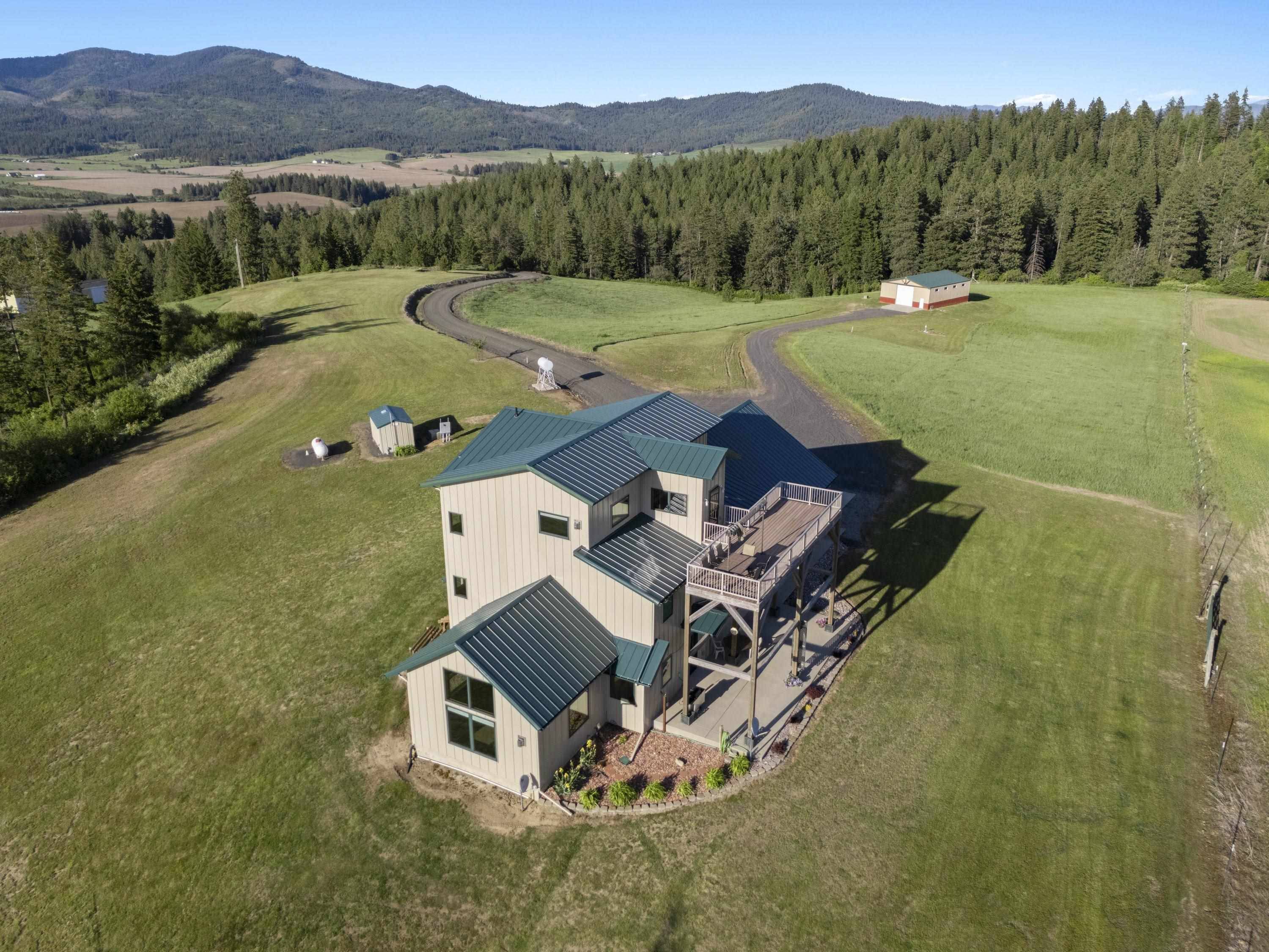 26004 E Horton Rd, Rockford, WA 99030