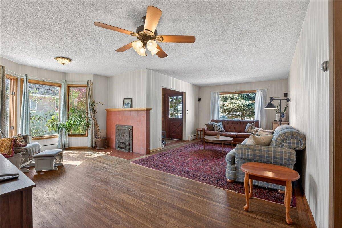 709 Marshall St, Davenport, WA 99122