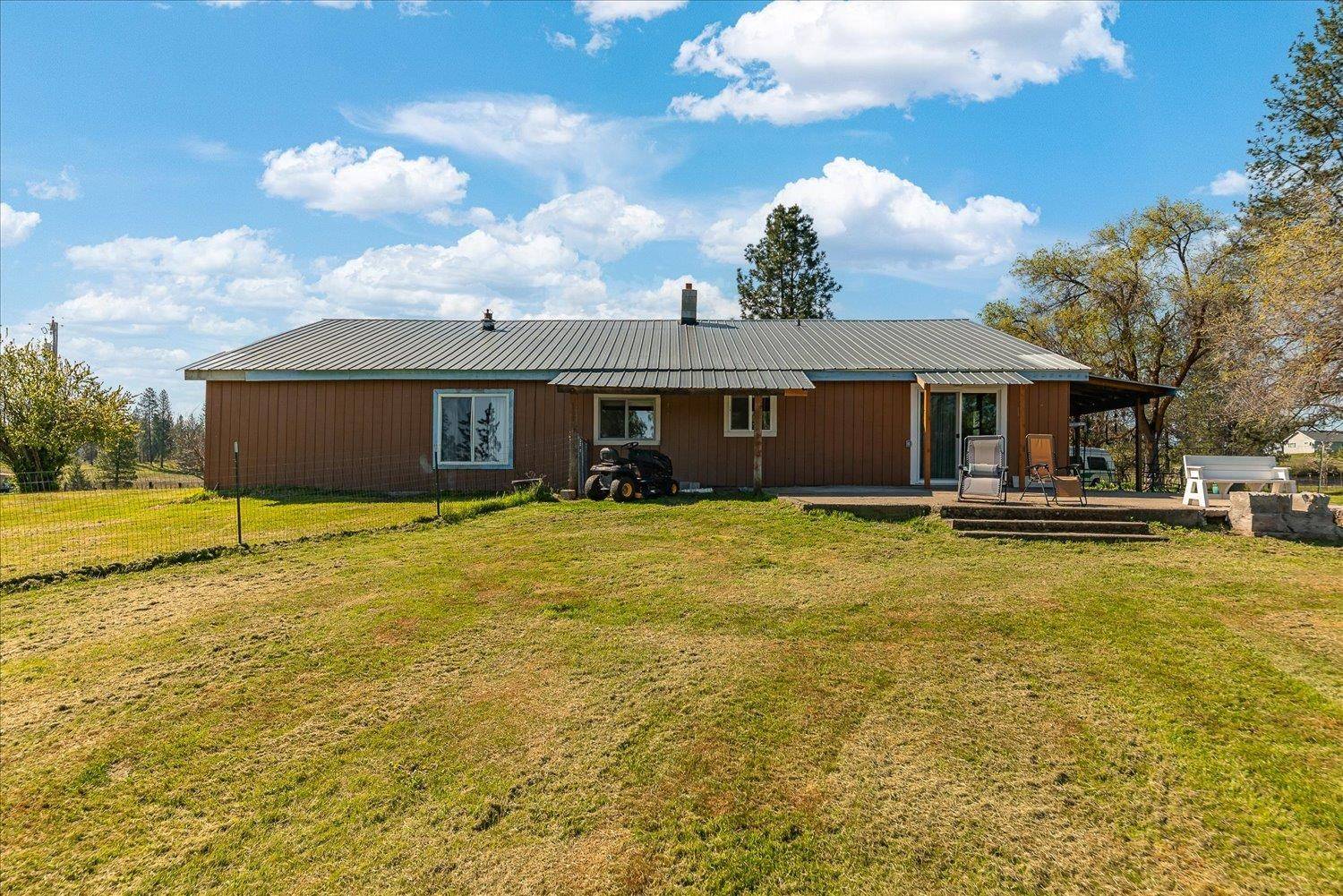 32604 N Elk Chattaroy Rd, Chattaroy, WA 99003