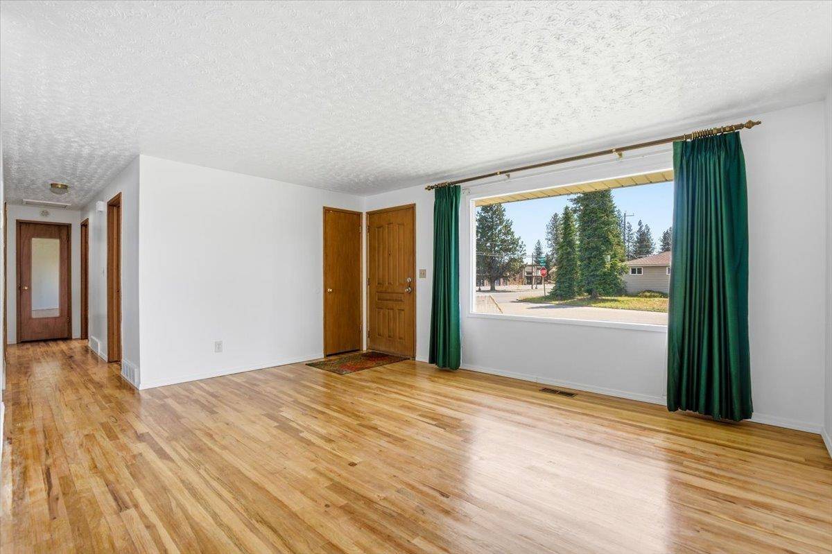 1114 W Rosewood Pl, Spokane, WA 99208