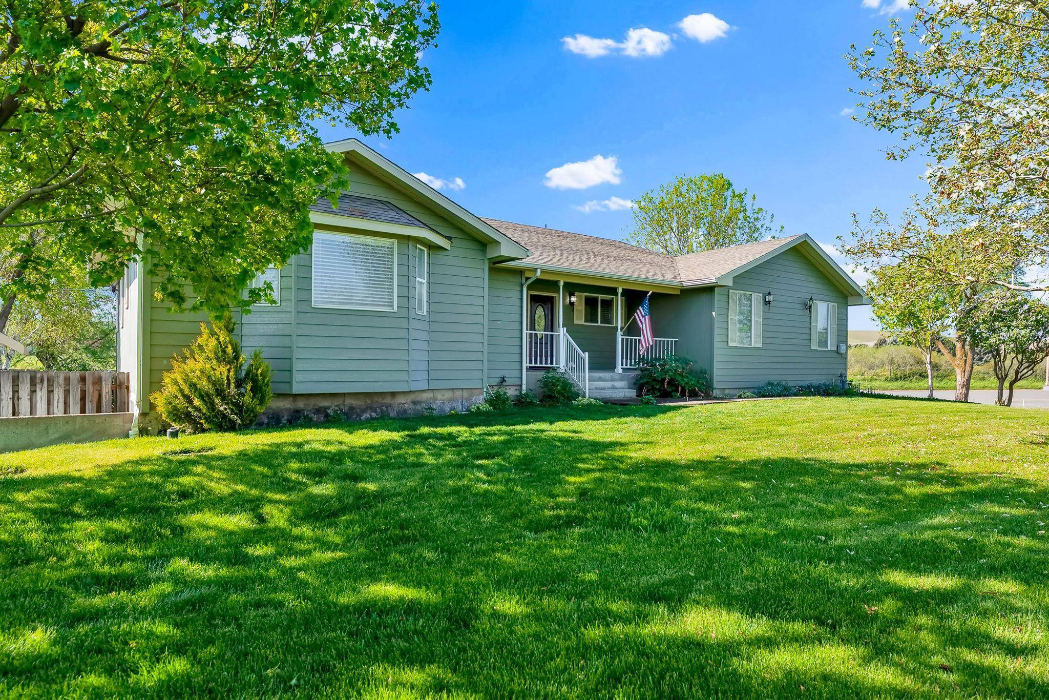 601 Tomeo Ct, St John, WA 99171