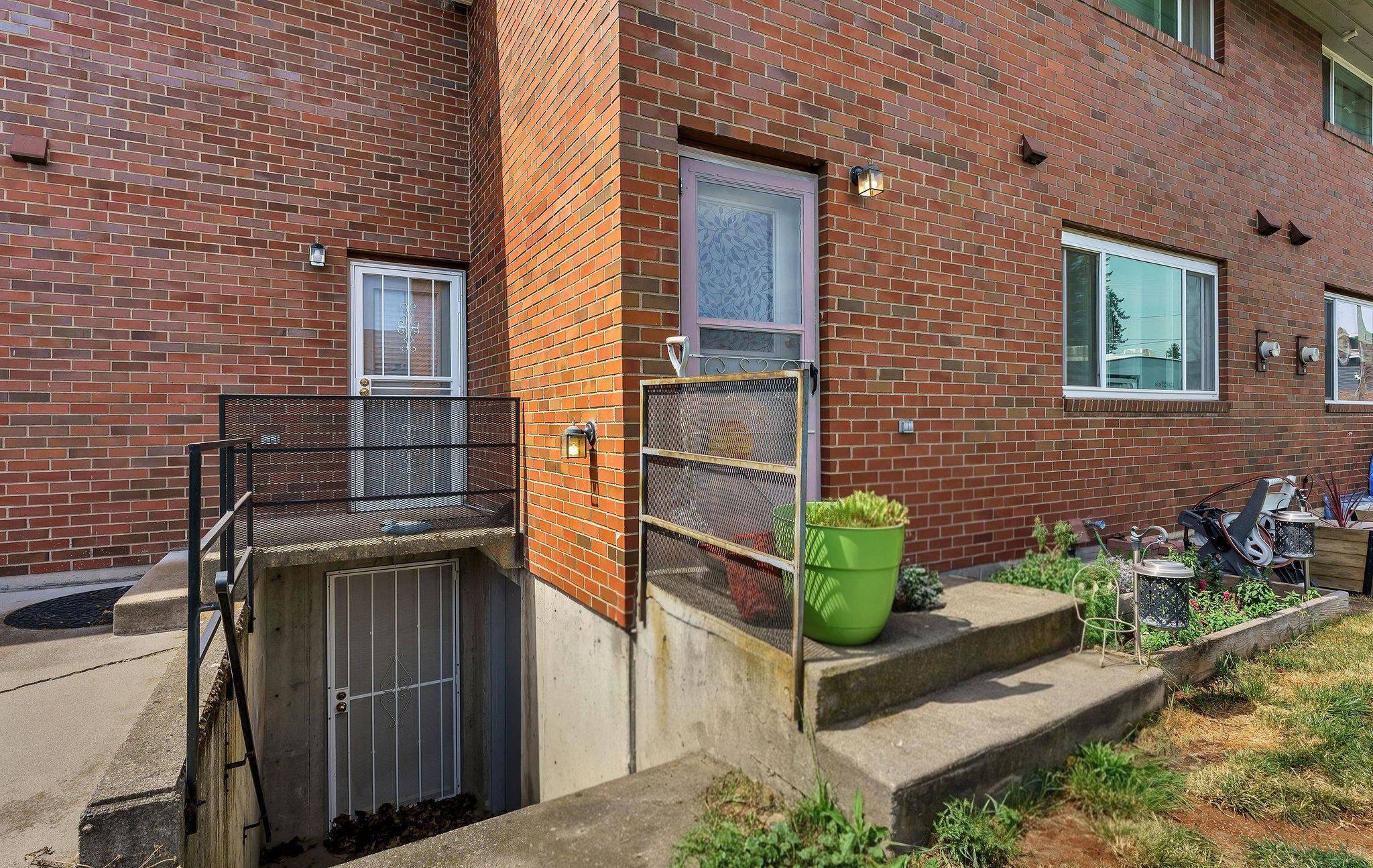 12461 E Olive Ave, Spokane Valley, WA 99216