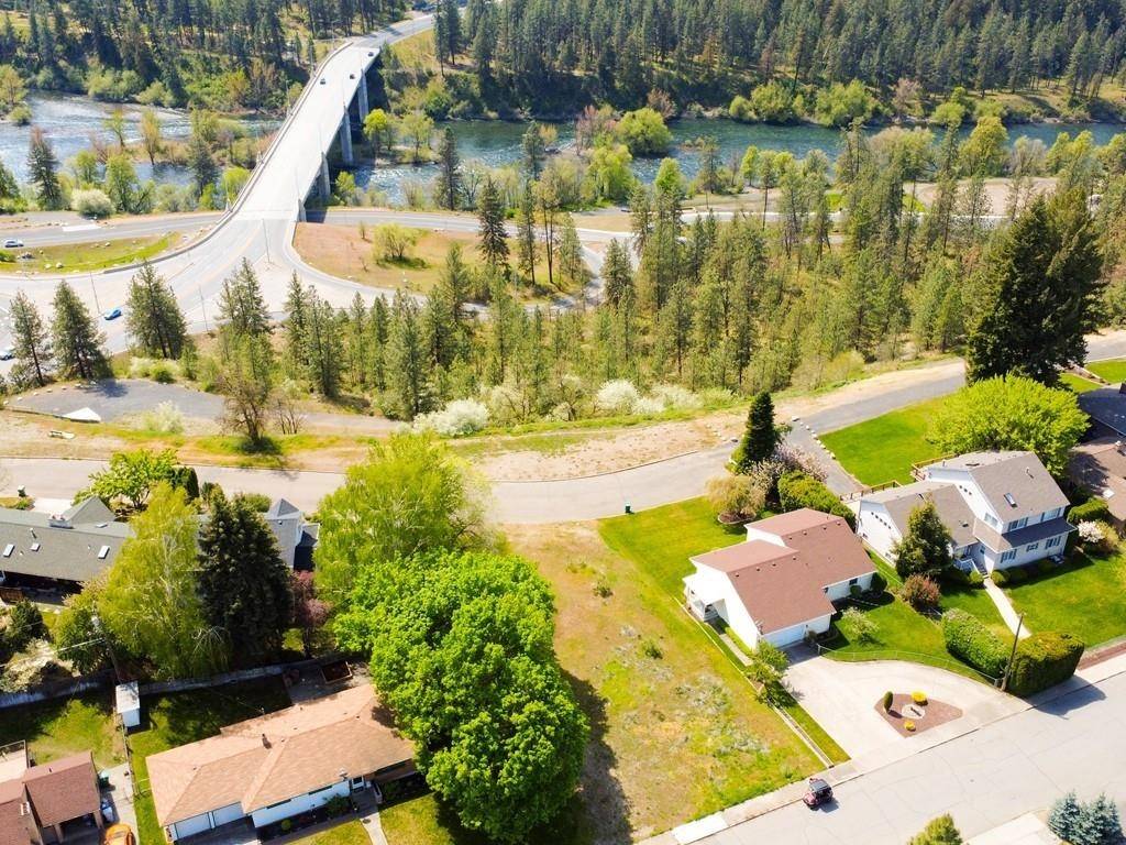 2724 W RIVERVIEW Ave, Spokane, WA 99205