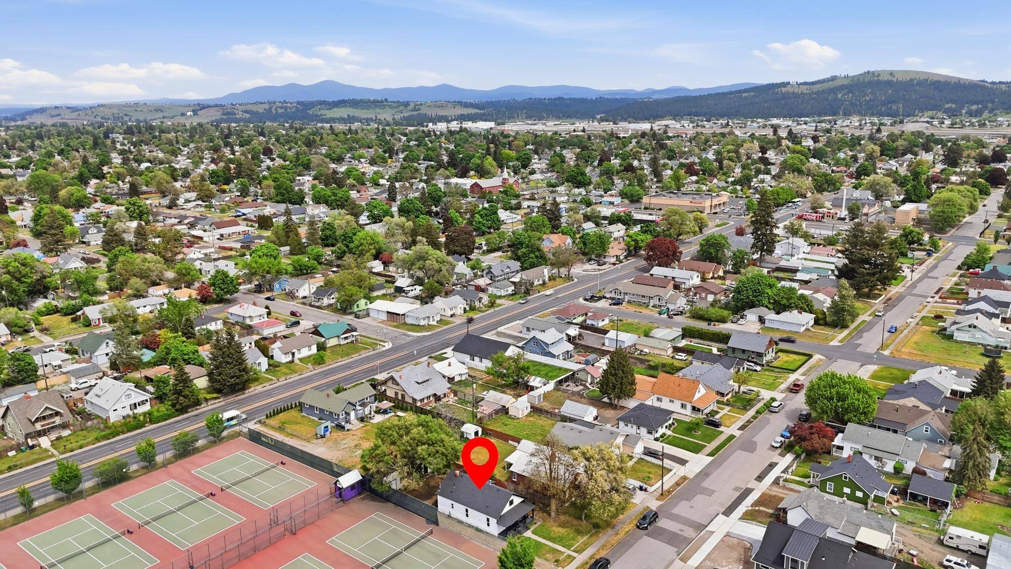 1723 E Hoffman Ave, Spokane, WA 99207