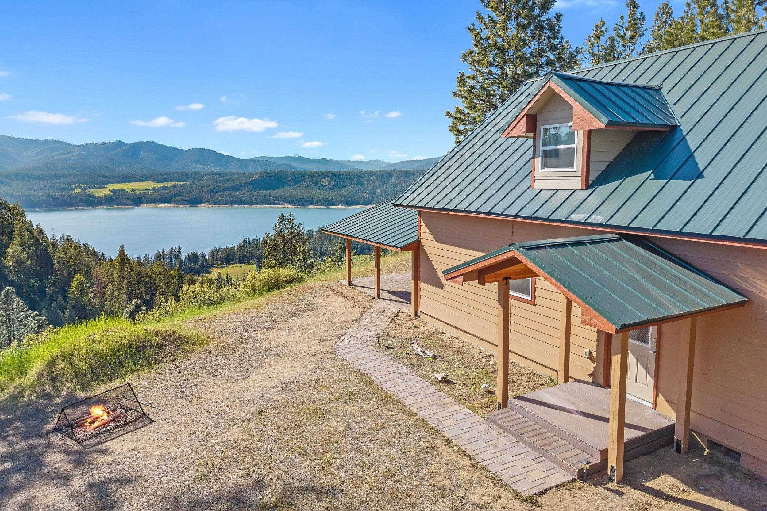 6523 Camp Naborlee Rd, Fruitland, WA 99129-9719