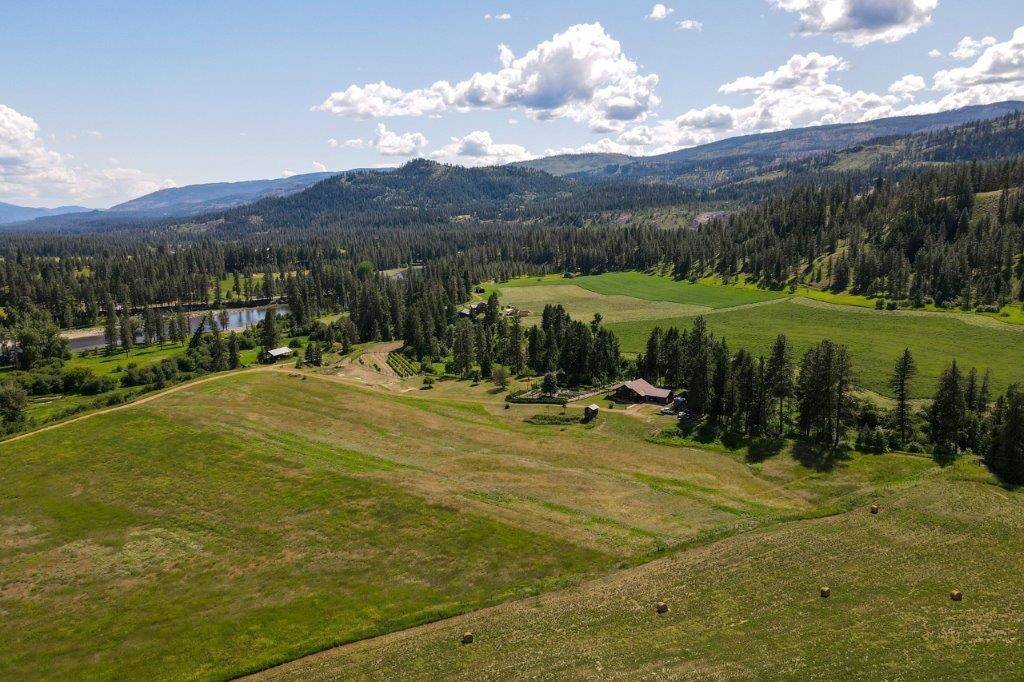 2447 Pierre Lake Rd, Kettle Falls, WA 99141