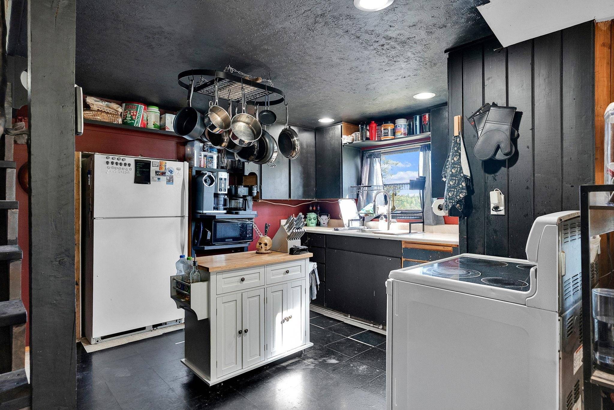 579 Blue Heron Rd, Newport, WA 99156