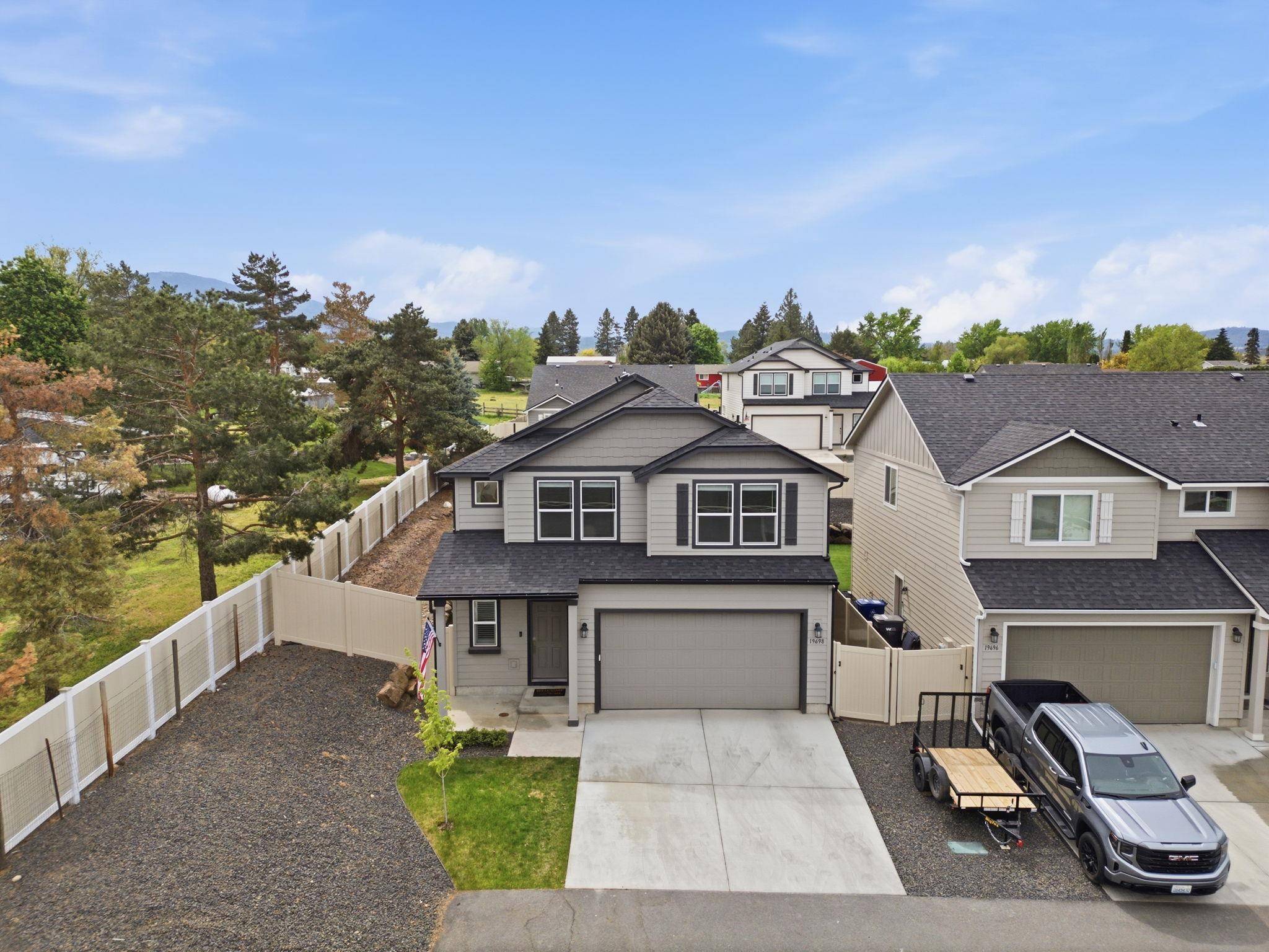 19698 E 3rd Ln, Greenacres, WA 99016