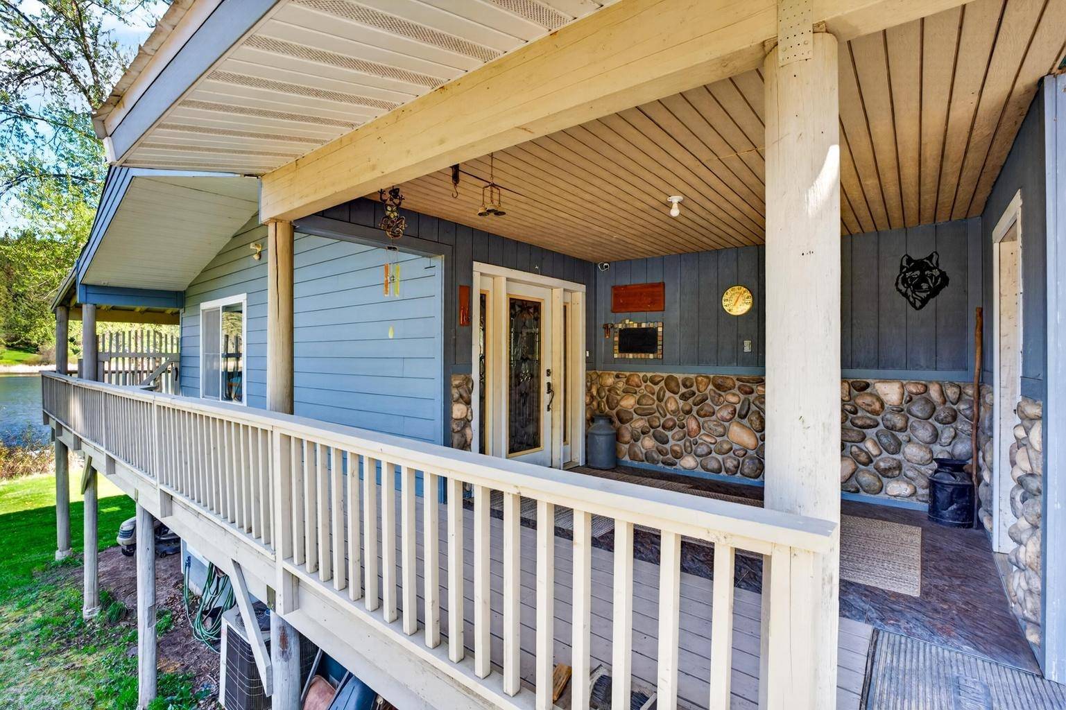 927 Mission Lake Rd, Kettle Falls, WA 99141