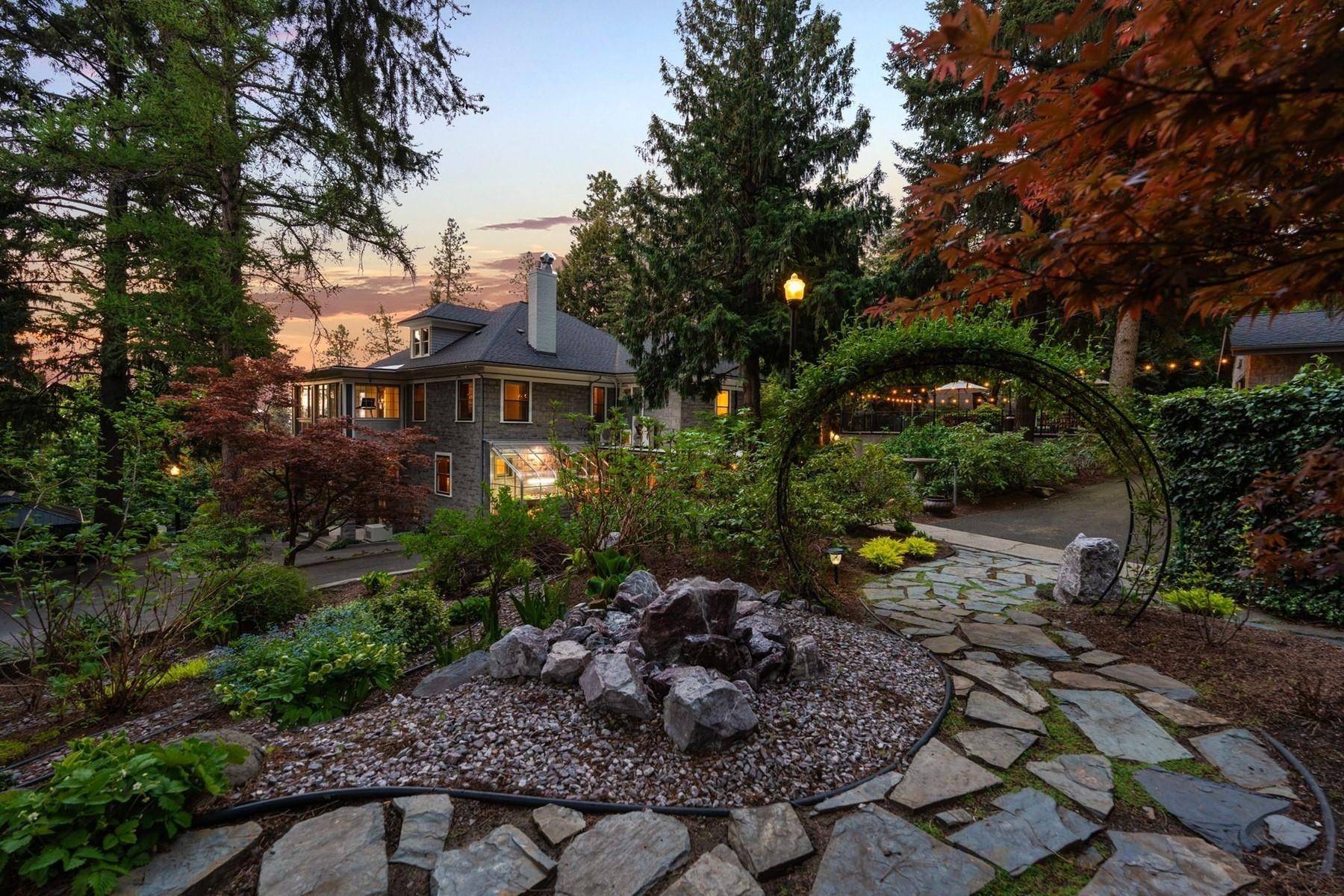 1122 E 20th Ave, Spokane, WA 99203
