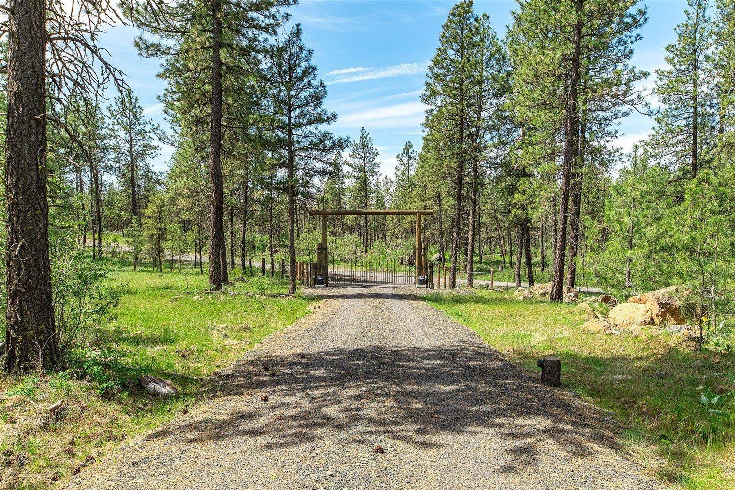 23755 S Ritchey Rd, Cheney, WA 99004