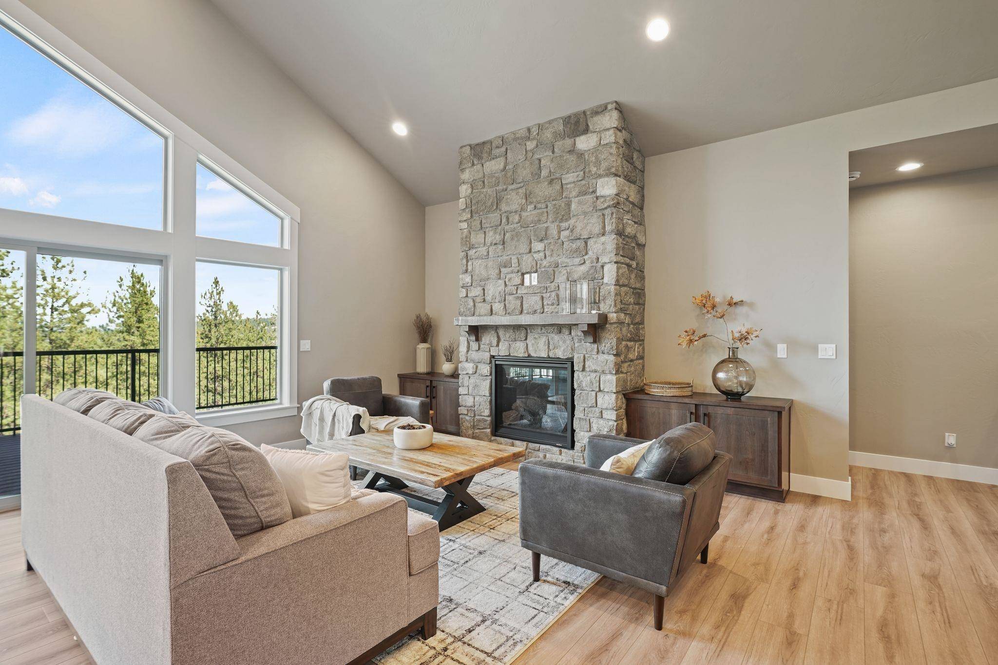 14303 E 39th Ln, Veradale, WA 99037