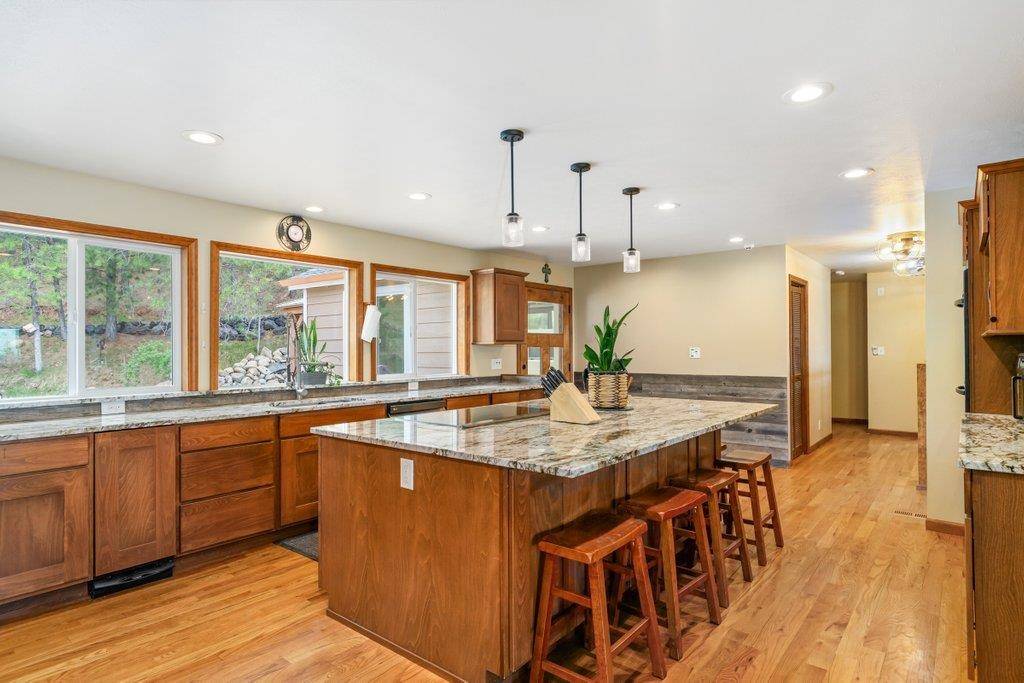 16630 E Foothills Dr, Spokane, WA 99217