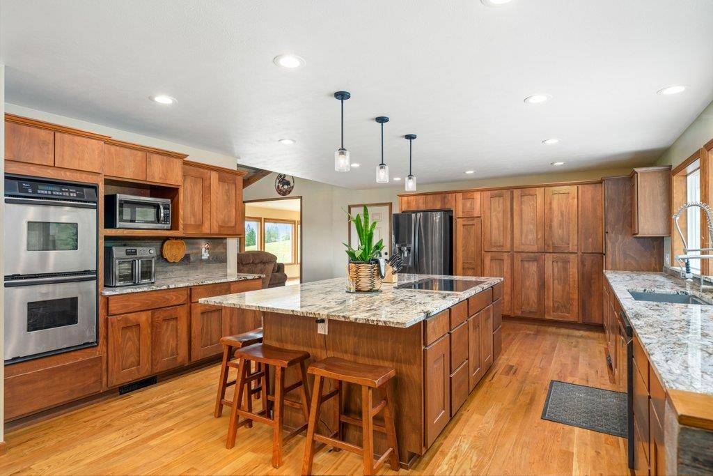 16630 E Foothills Dr, Spokane, WA 99217