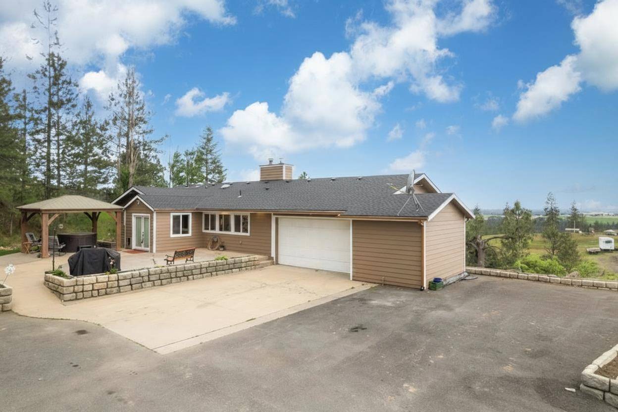 16630 E Foothills Dr, Spokane, WA 99217