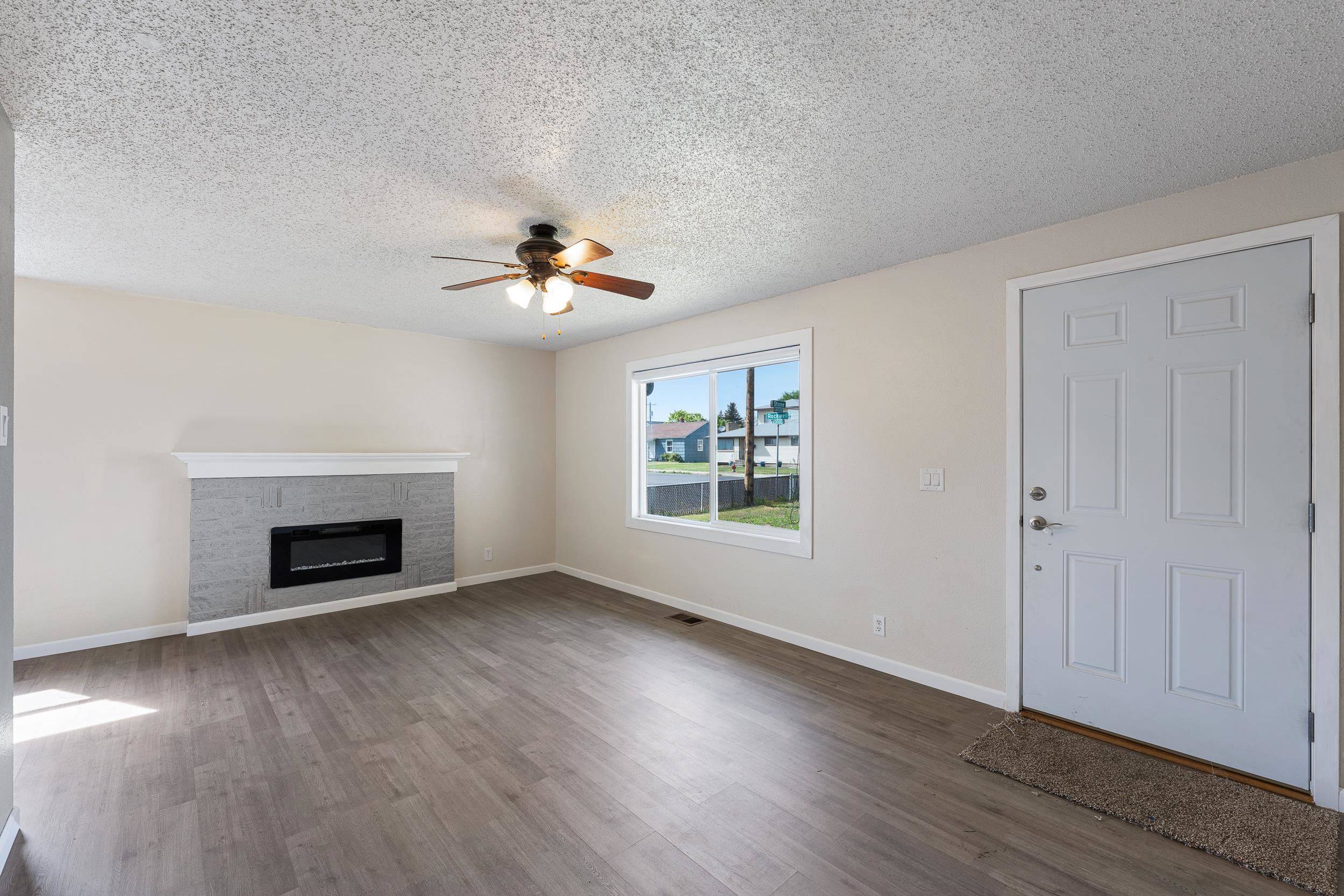 2304 E Rockwell Ave, Spokane, WA 99207