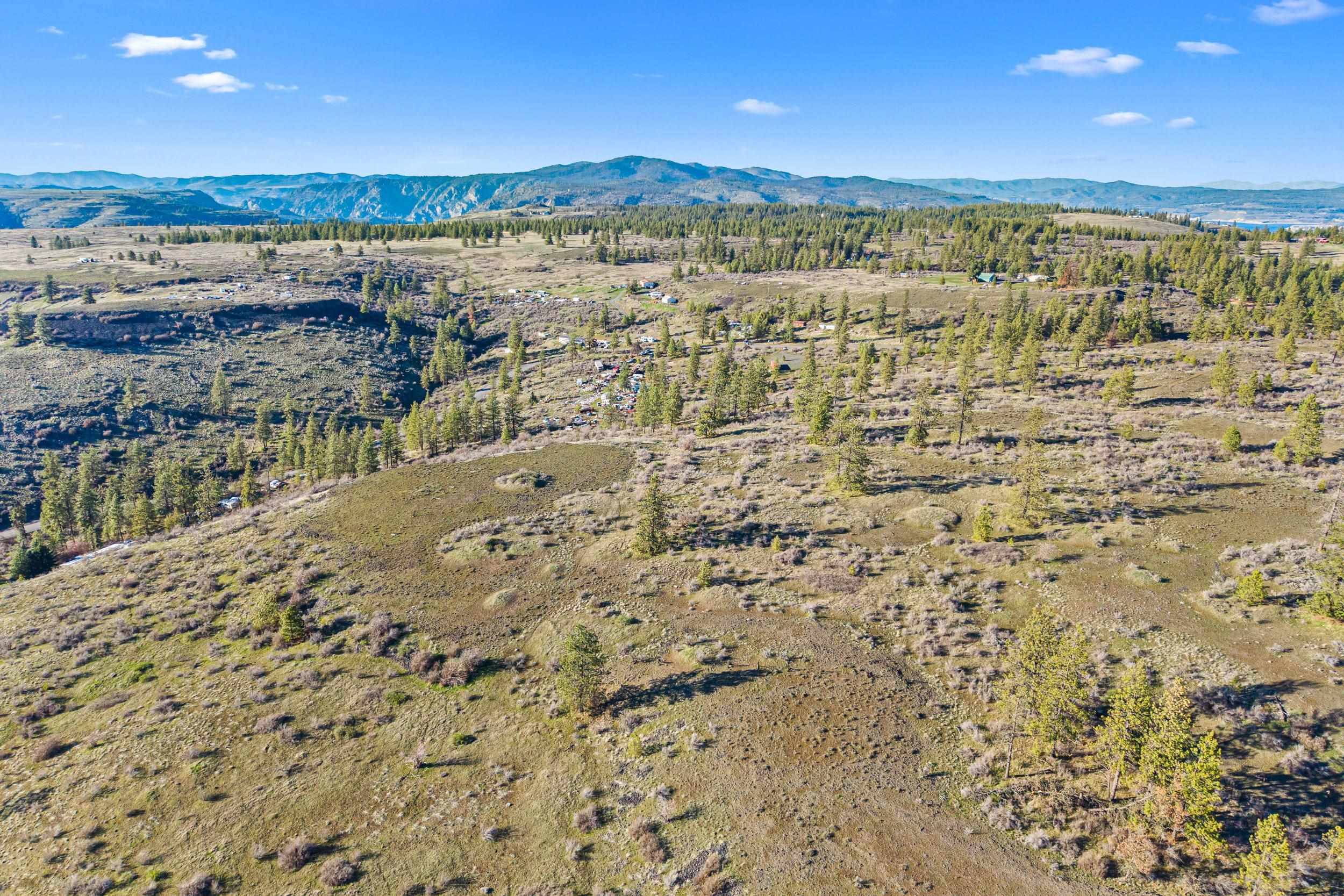 27220 E Underwood Canyon Rd, Creston, WA 99117