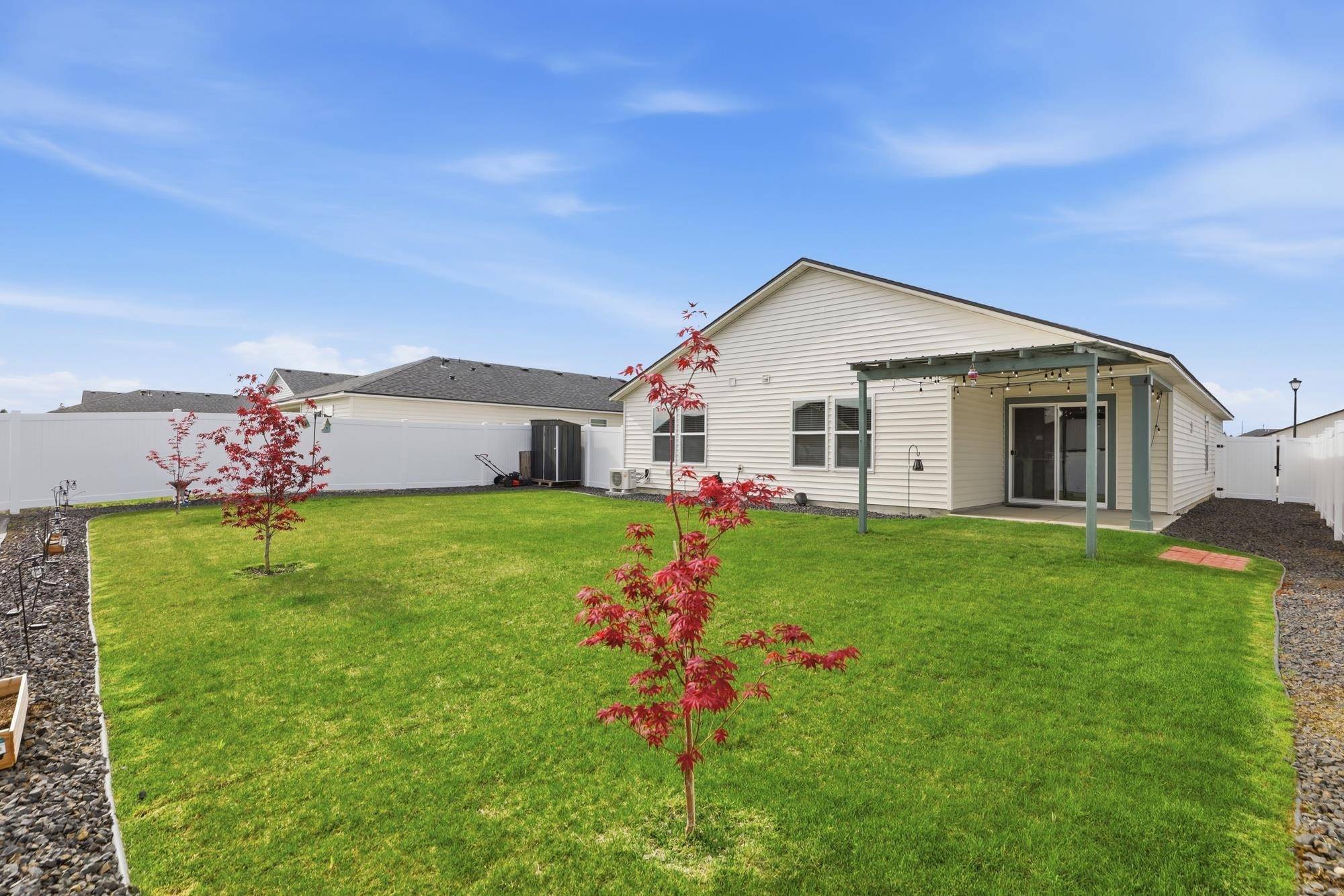 2012 E Boskoop St, Deer Park, WA 99006