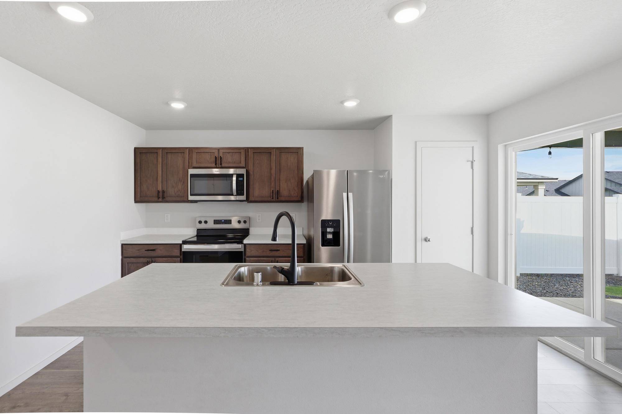 2012 E Boskoop St, Deer Park, WA 99006
