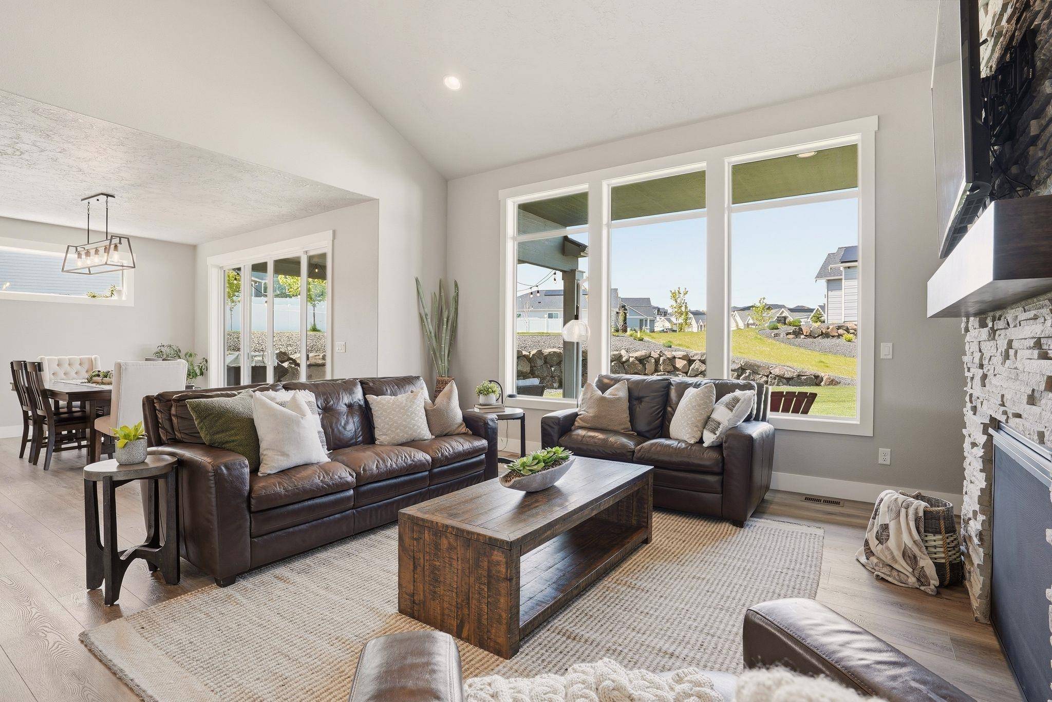 2640 S Summit Estates Dr, Greenacres, WA 99016