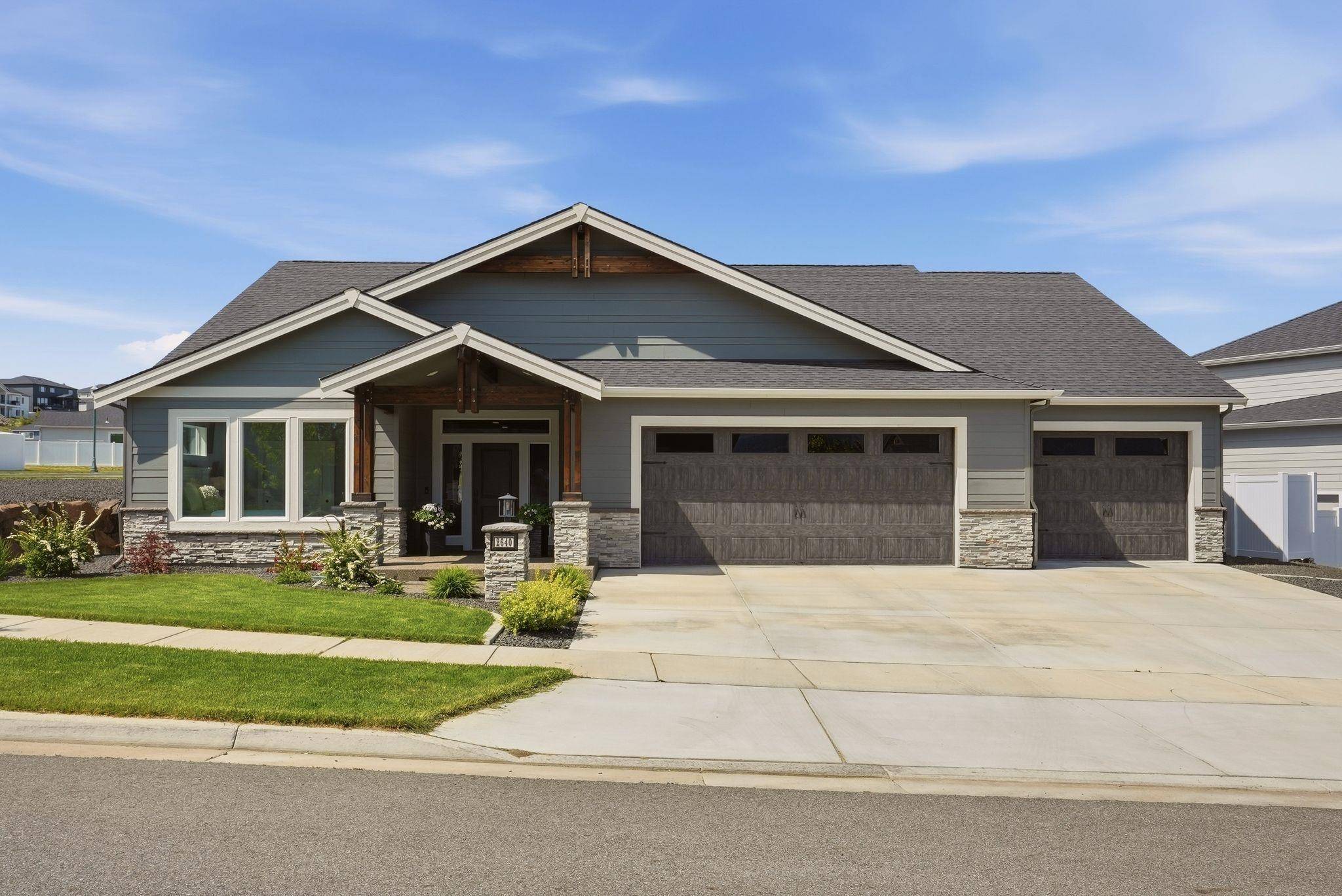 2640 S Summit Estates Dr, Greenacres, WA 99016