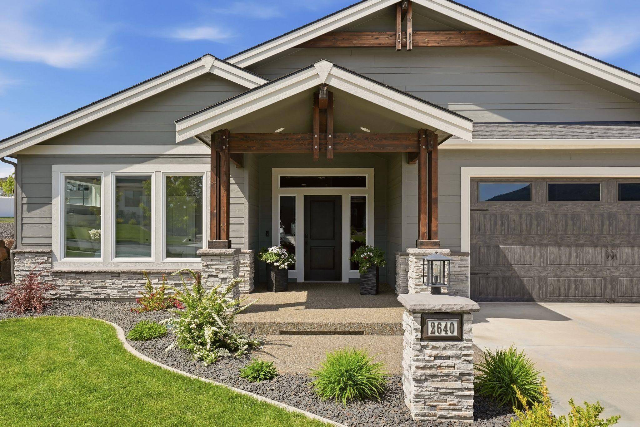 2640 S Summit Estates Dr, Greenacres, WA 99016