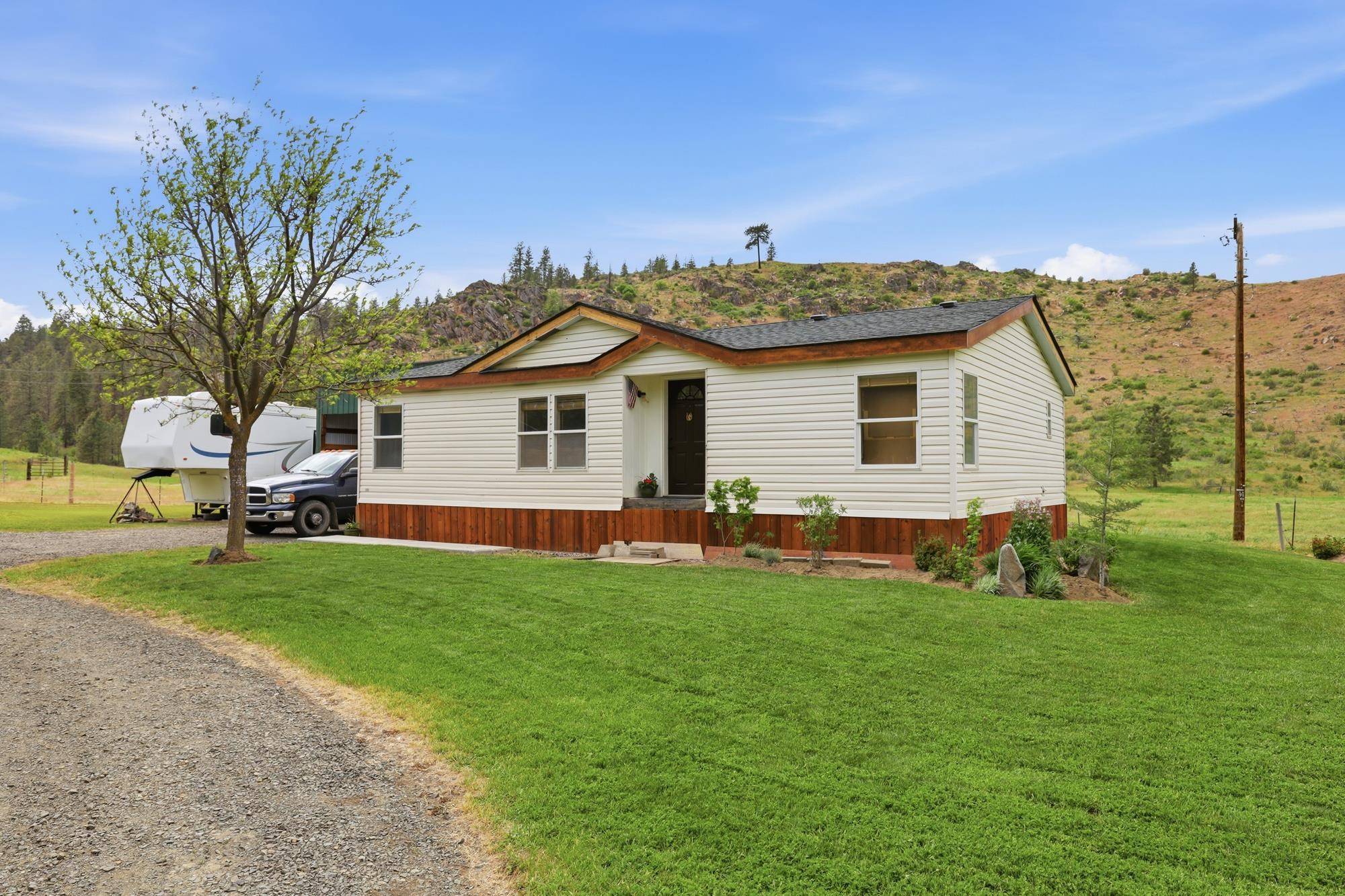 36499 N Teel Hill Rd, Davenport, WA 99122