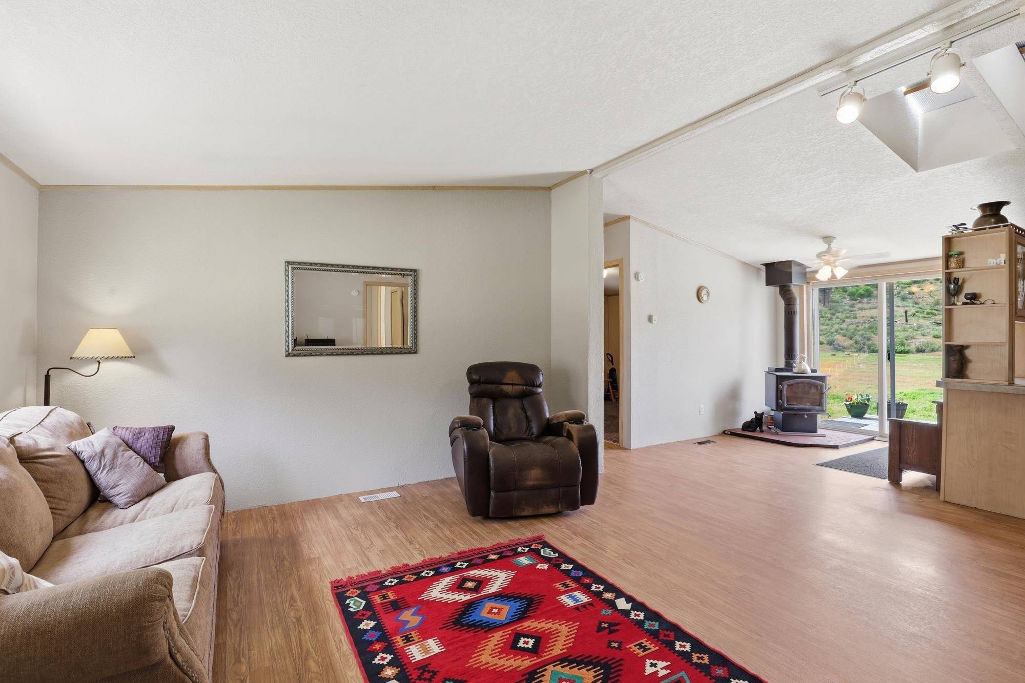36499 N Teel Hill Rd, Davenport, WA 99122