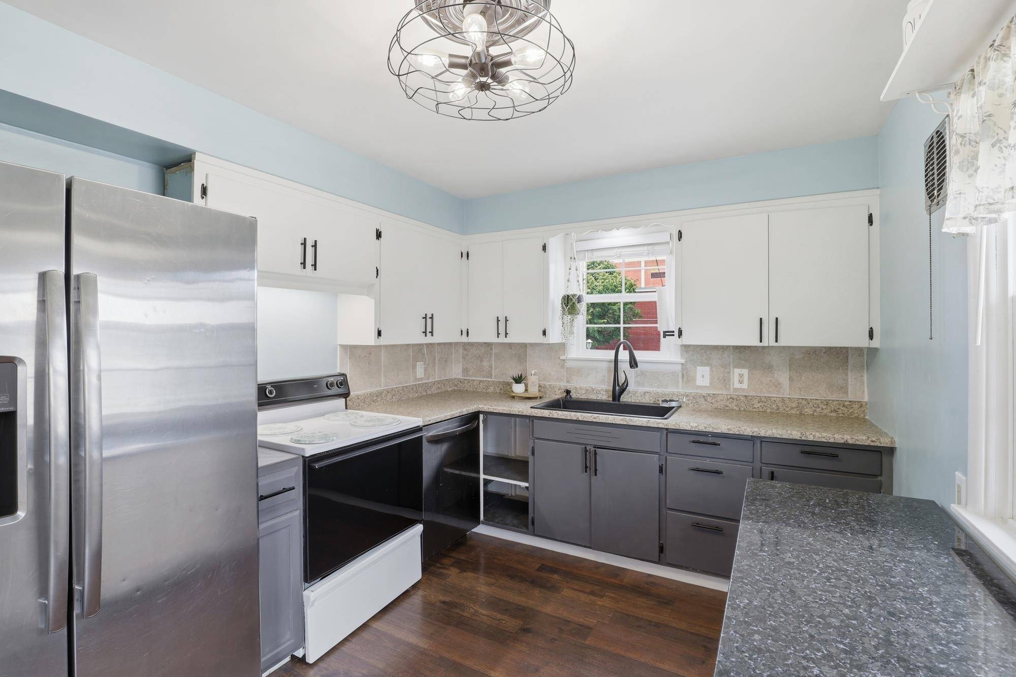 4314 N ASH St, Spokane, WA 99205