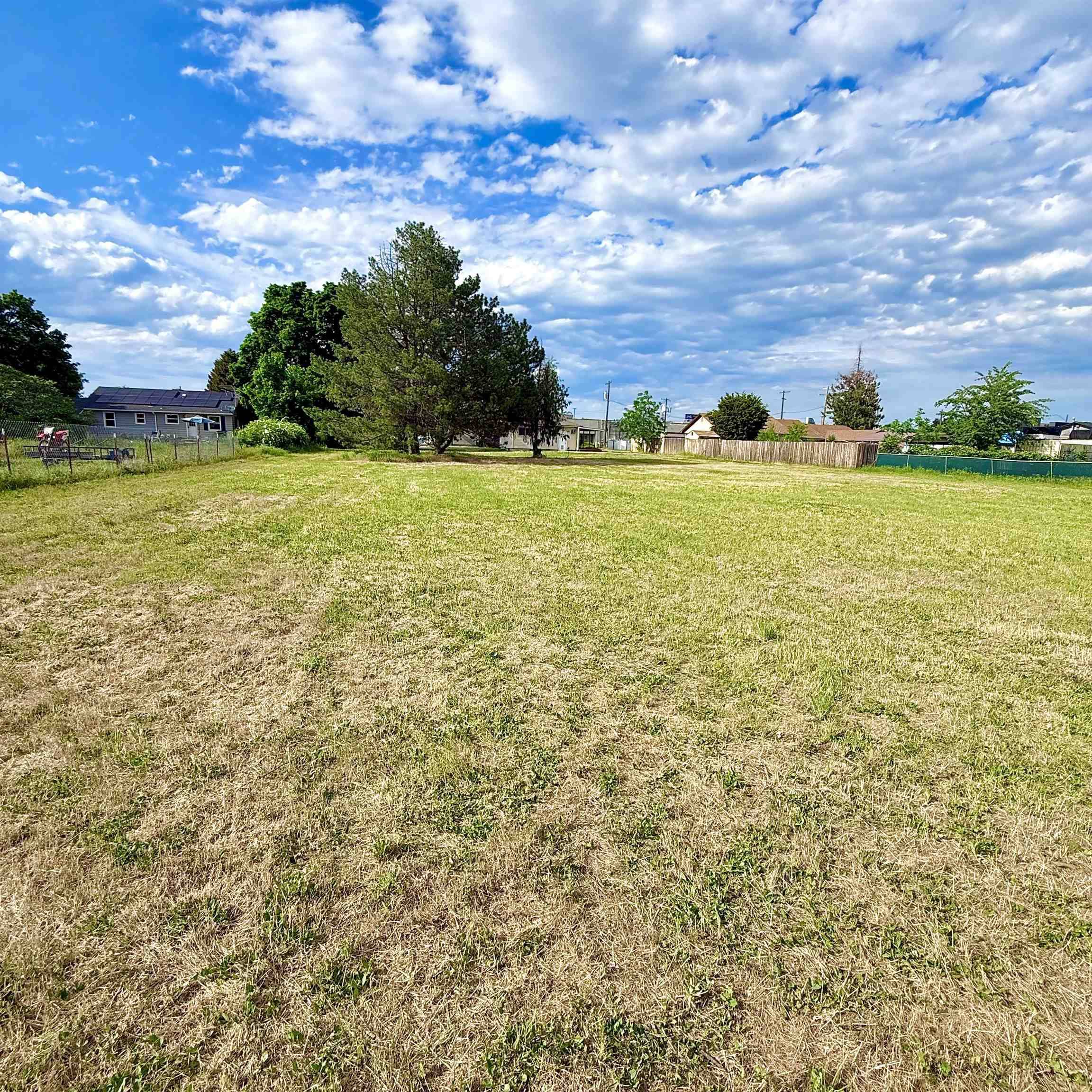 9002 E Sinto Ave, Spokane, WA 99212-2541