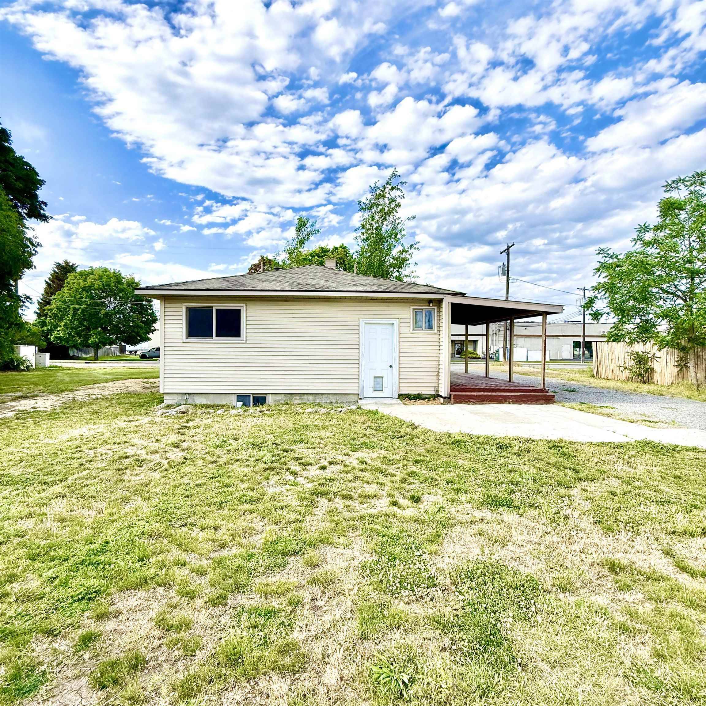 9002 E Sinto Ave, Spokane, WA 99212-2541