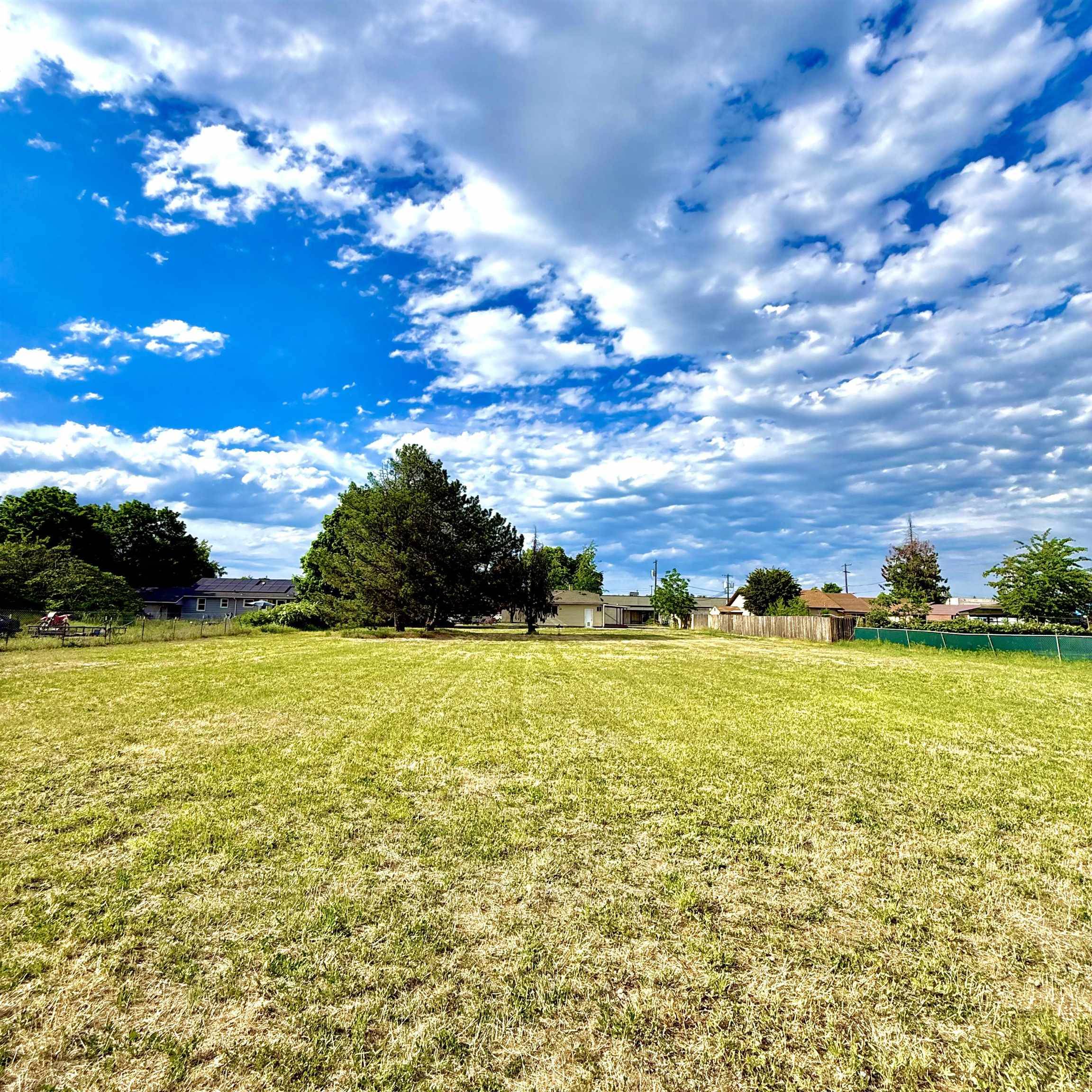 9002 E Sinto Ave, Spokane, WA 99212-2541