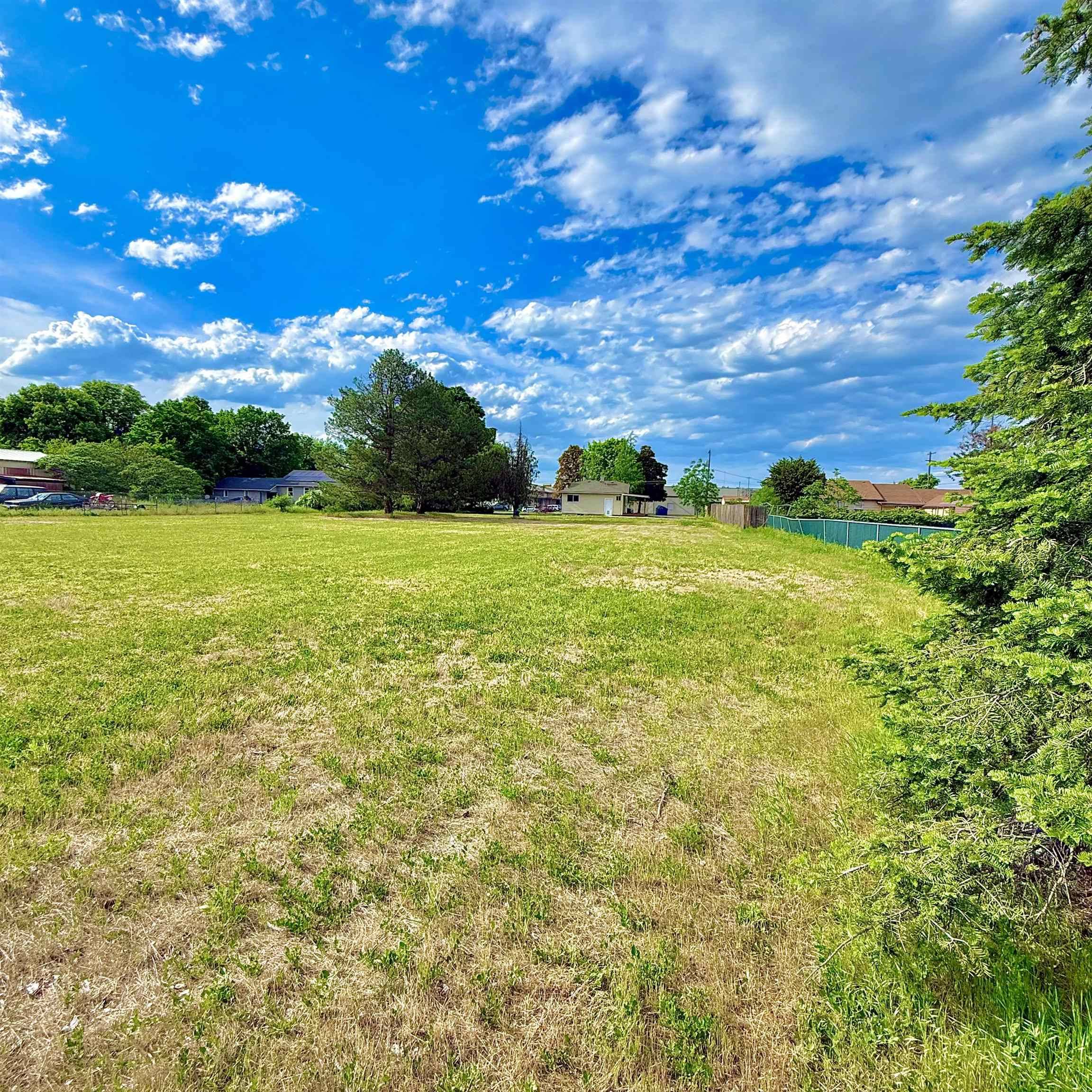 9002 E Sinto Ave, Spokane, WA 99212-2541