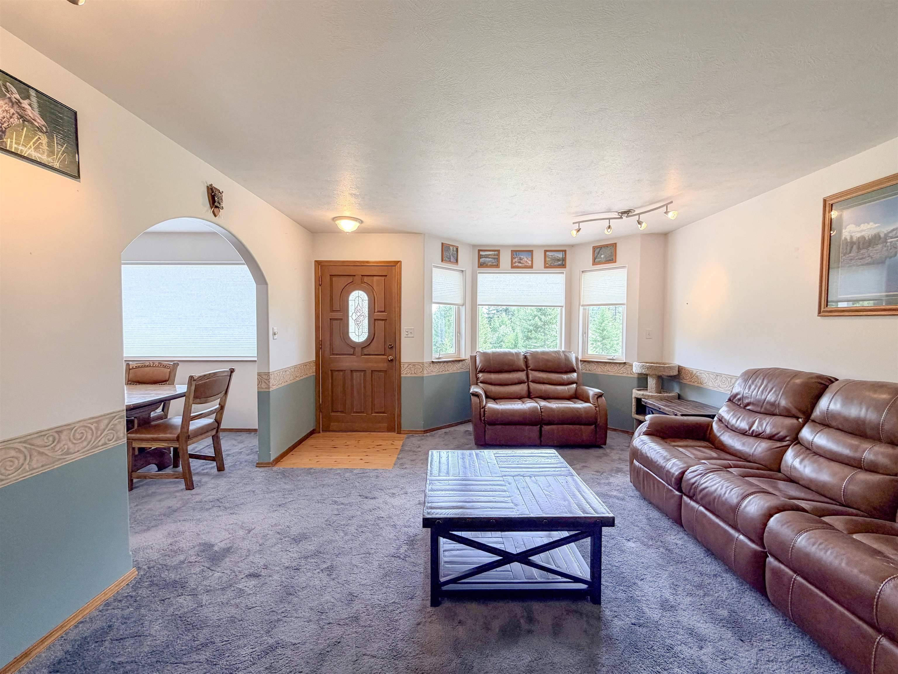 2015 Thoni Rd, Addy, WA 99101
