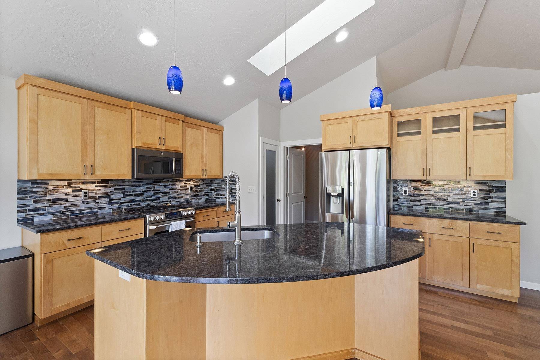 1227 W Quail Crest Ave, Spokane, WA 99224