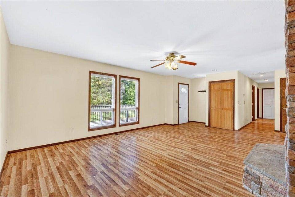 3362 Thompson Rd, Valley, WA 99181