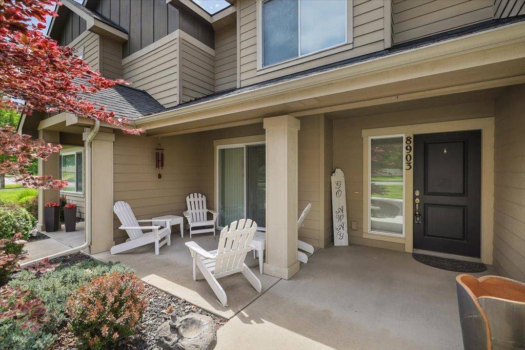 8903 N Barnes Rd, Spokane, WA 99208