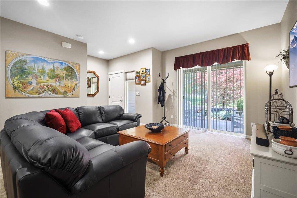 8903 N Barnes Rd, Spokane, WA 99208