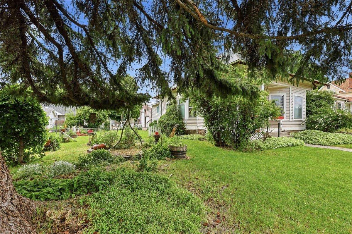 809 Main St, Davenport, WA 99122